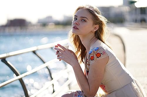 Miniatura 6 de Sony FE 3.346in f1.8 (SEL85F182) Paquete de lentes Prime con tarjeta SDXC de 64GB, bolsa de lentes, kit de filtro de 2.638in, bolígrafo de lente,