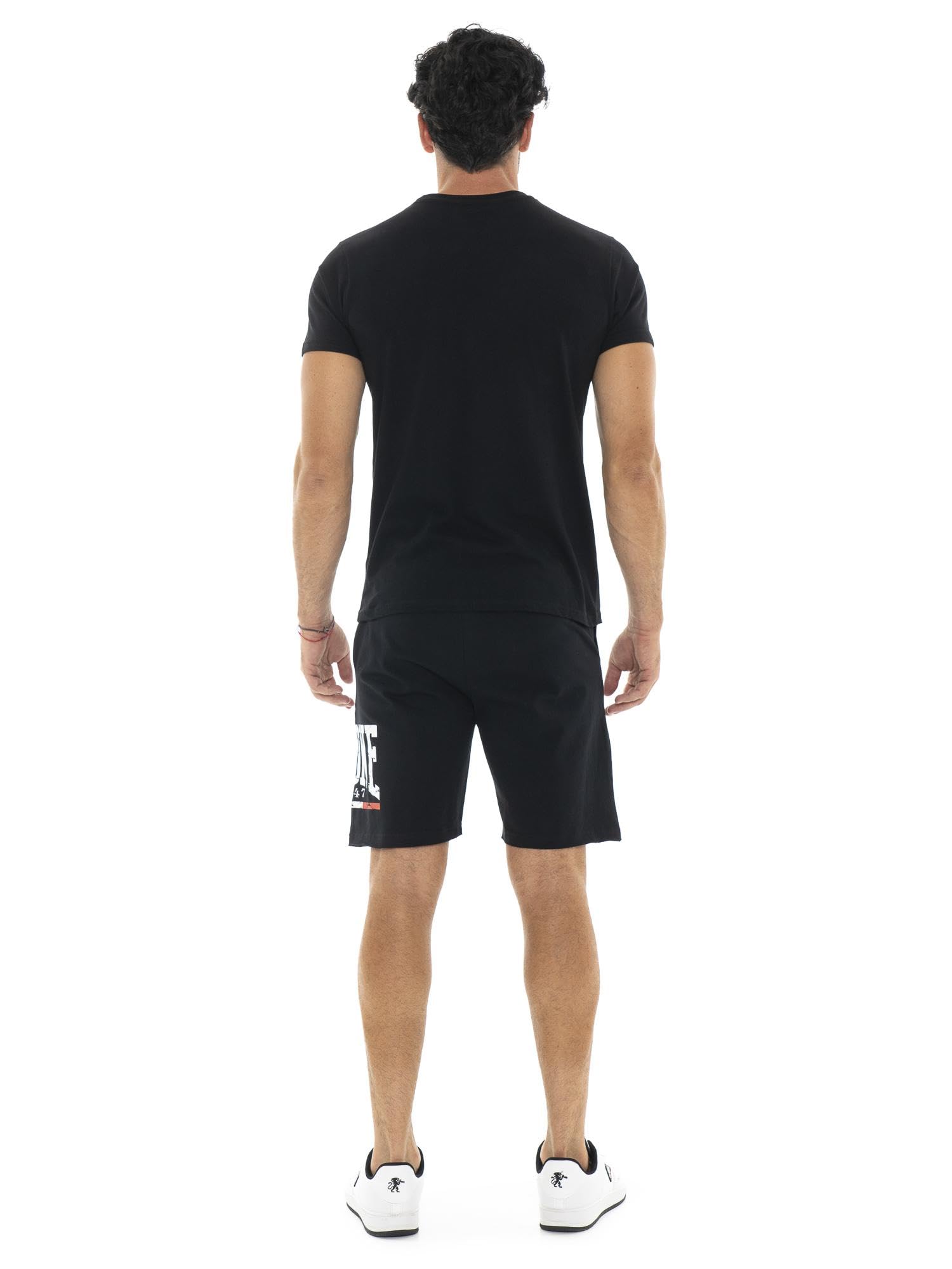 Completo set da uomo composto da t-shirt e pantaloncini vintage Leone Basic