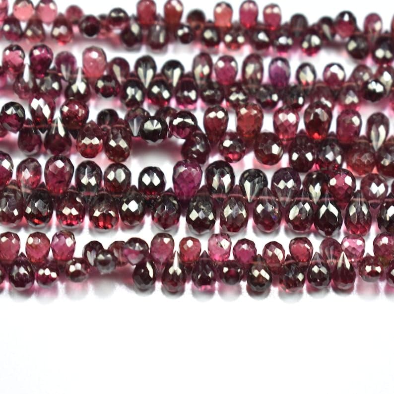 Perles en rhodolite naturelle en goutte pour créer un cadeau personnalisé