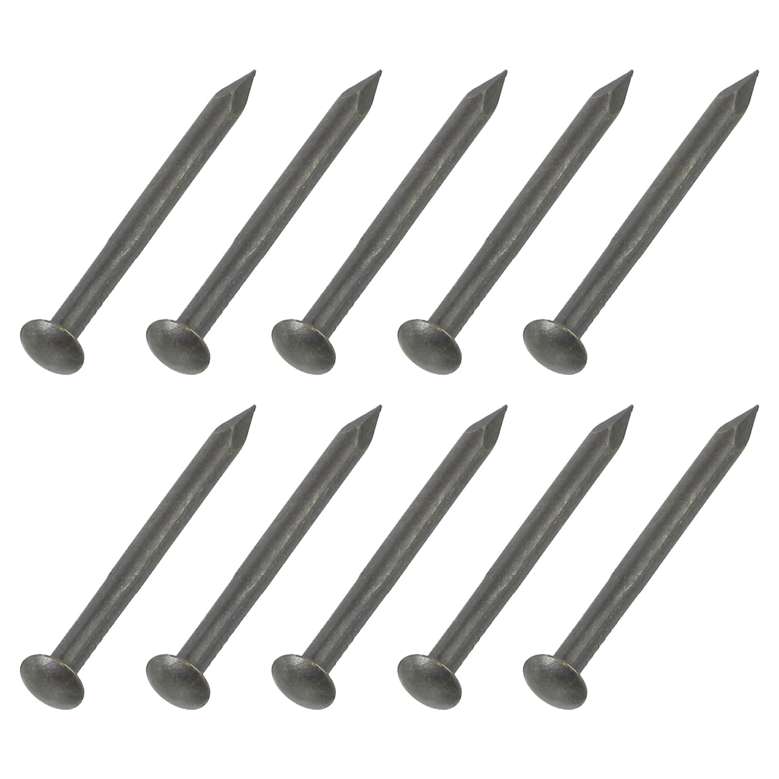 Petits clous de quincaillerie pour le travail du bois à la maison