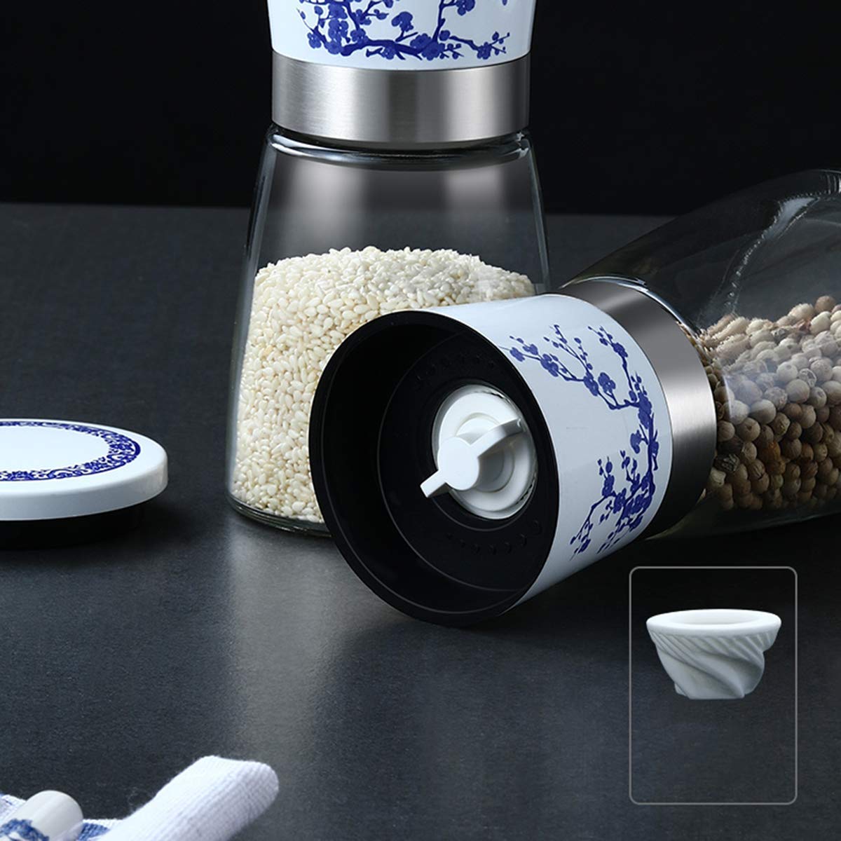 RWRAPS Set macina Sale e Pepe, Confezione da 2 Set macina Sale e Pepe in Porcellana Blu e Bianca e contenitori per Sale e Pepe in Vetro con grossolanità in Ceramica Regolabile per Cucinare