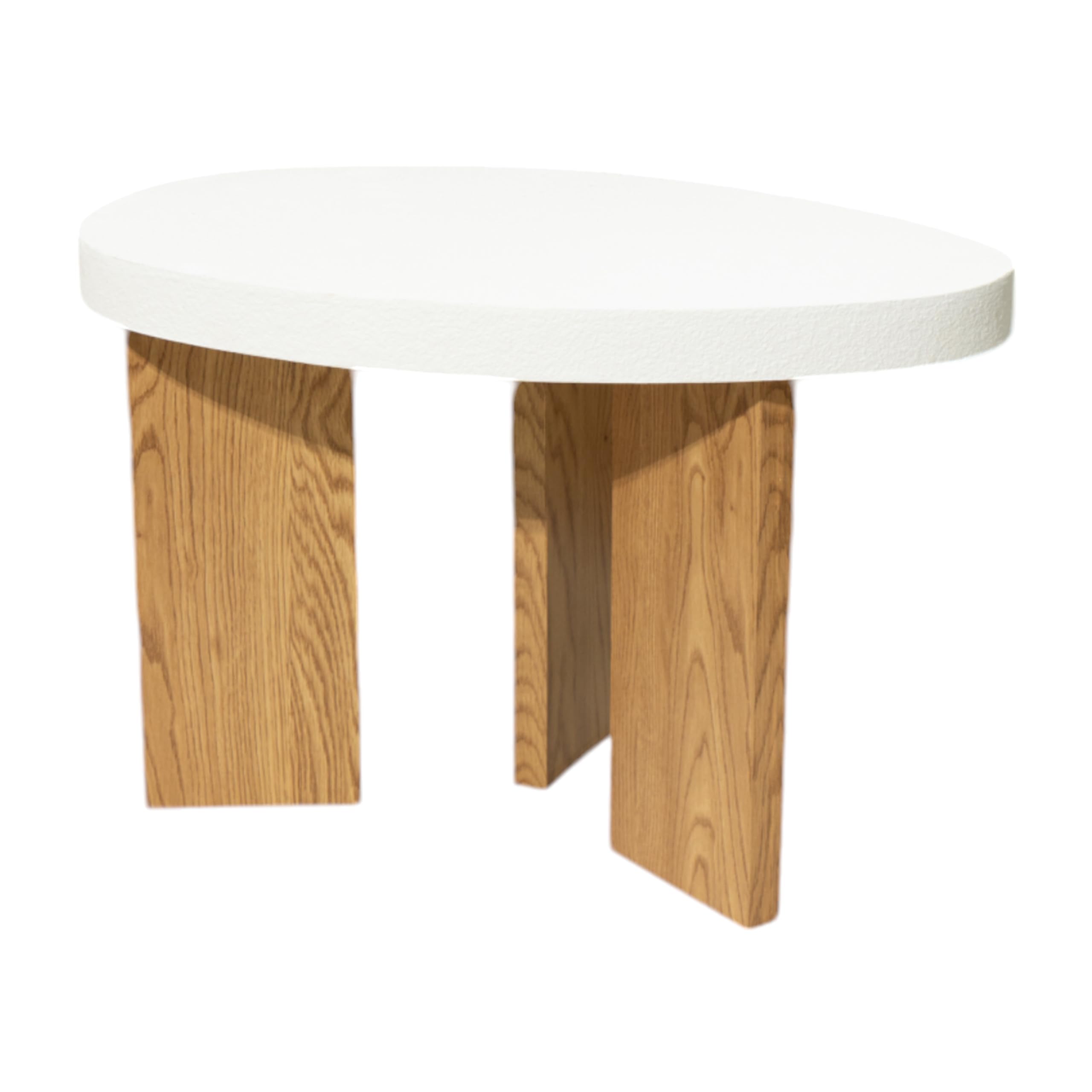 Table basse tripode blanche aux finitions soignées pour intérieur chic