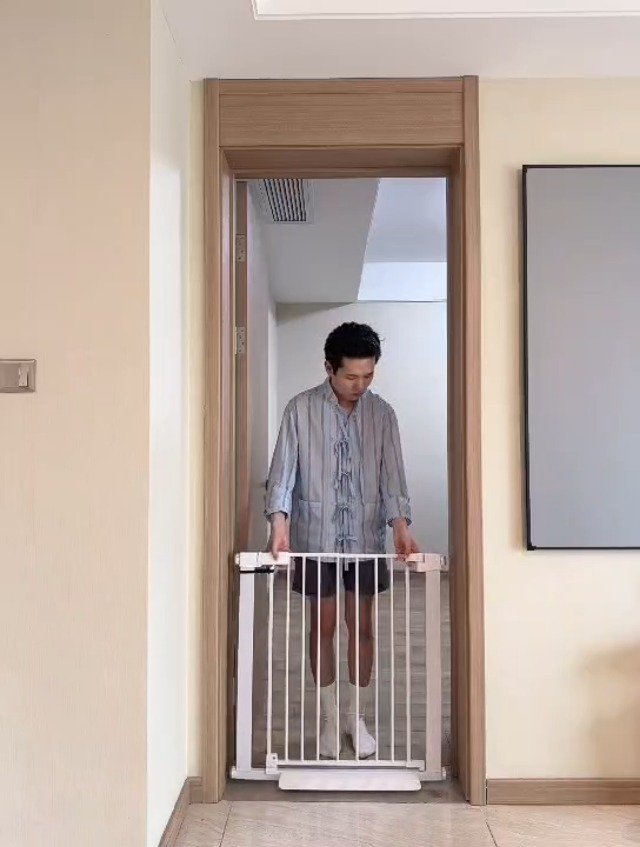 Amazon.co.jp: MOTASAN ベビーゲート 設置幅75～306cmからお選び 高さ