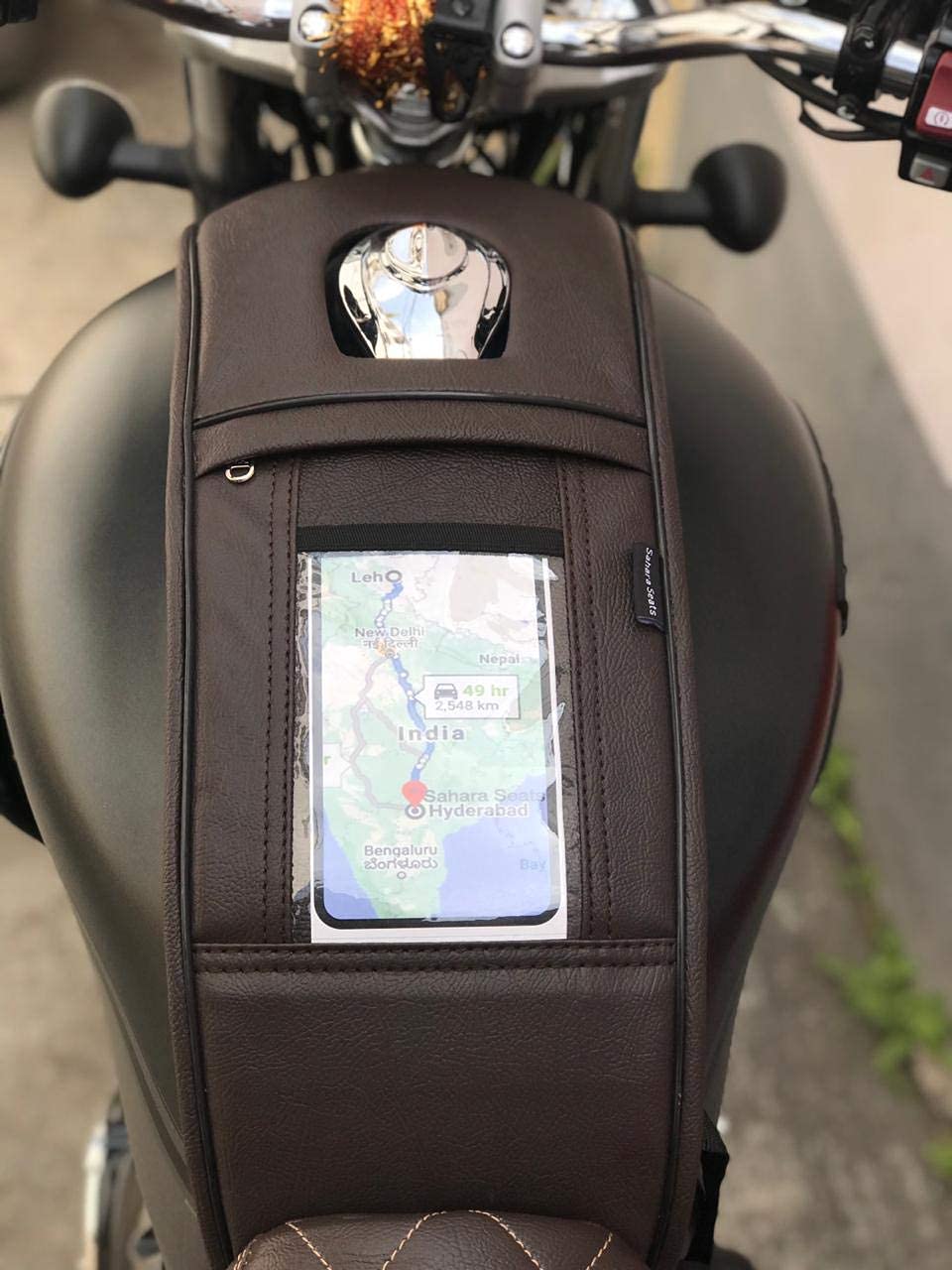 Sahara Seats Highness CB 350/CB 350 RS Single Zip Mobile Tank Cover | Tank Bag | Fuel Tank Bag (Brown)-image-14