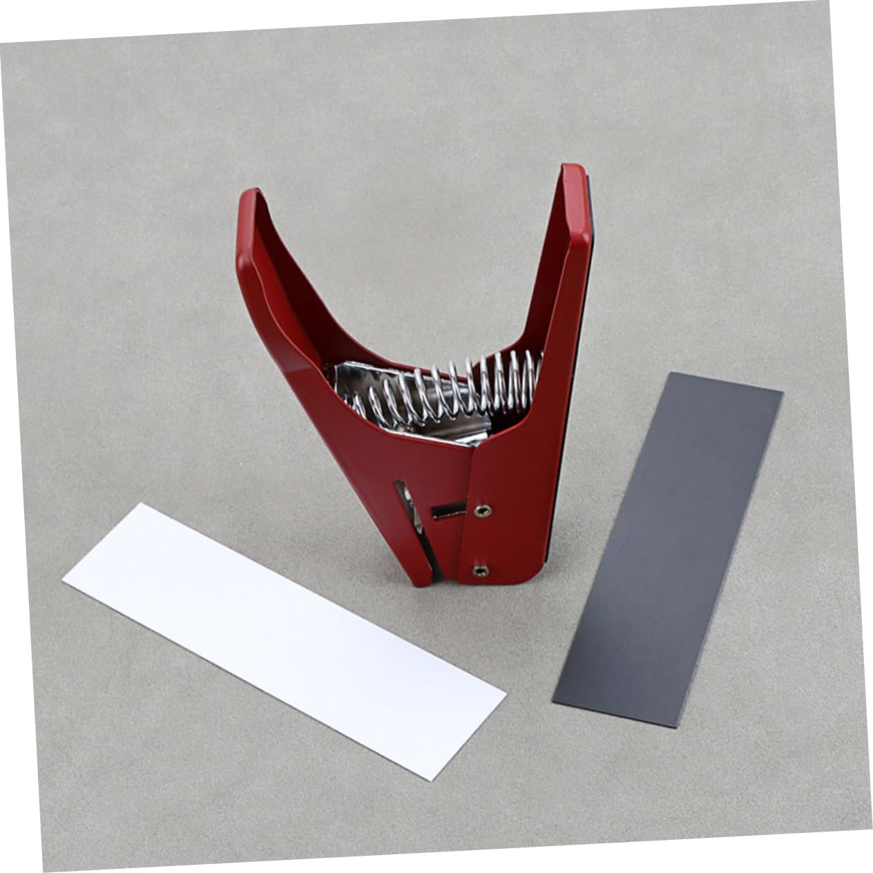 Strumento fare Plettri Chitarra in Metallo Rosso, Facile da Usare per Creazione Diy, per Chitarristi e Bassisti Appassionati
