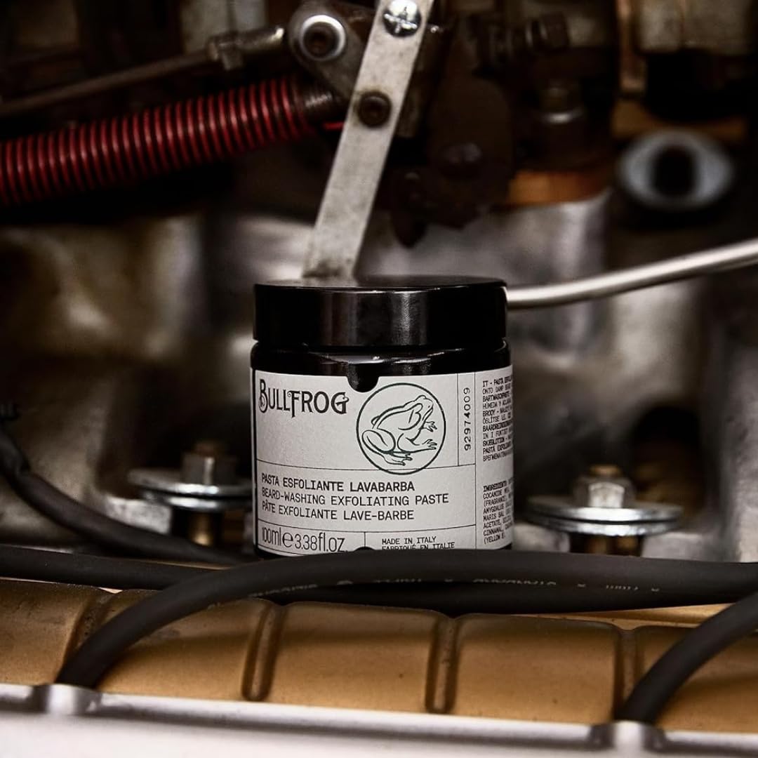 Bullfrog Pasta Esfoliante Lavabarba 100ml - Deterge in Profondità la Barba - Regala un Aspetto Lucido Ordinato - Fragranza con Note di Lavanda, Muschio di Quercia e Vetiver - Made in Italy.