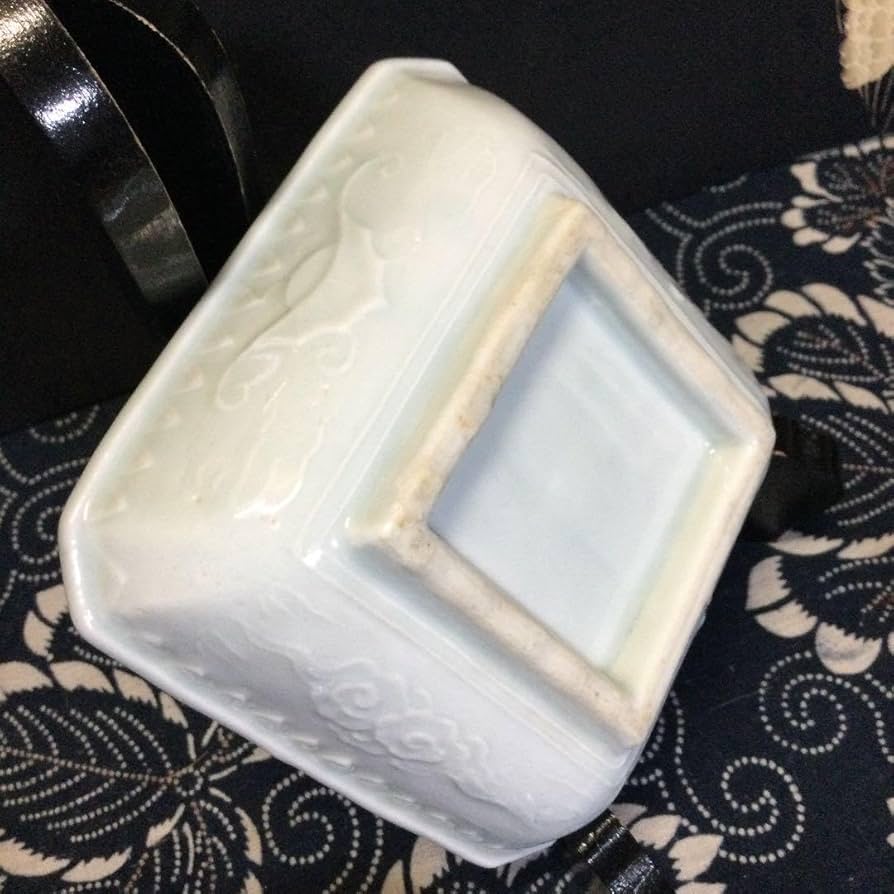 古伊万里　隅切　角皿　白磁陽刻　麒麟蝙蝠　5客　江戸　共箱付　煎茶・輪島塗り好き 古伊万里 隅切 角皿 白磁陽刻 麒麟蝙蝠 5客 江戸 共箱付 煎茶