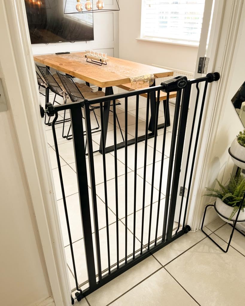 Bettacare Extra Hohes Sicherheitsgitter für Kinder und Hunde, 87.9cm - 95.5cm, Mattschwarz, Extra Hohes Babygitter von 104cm Höhe, Druckmontage-Sicherheitsgitter für Treppen
