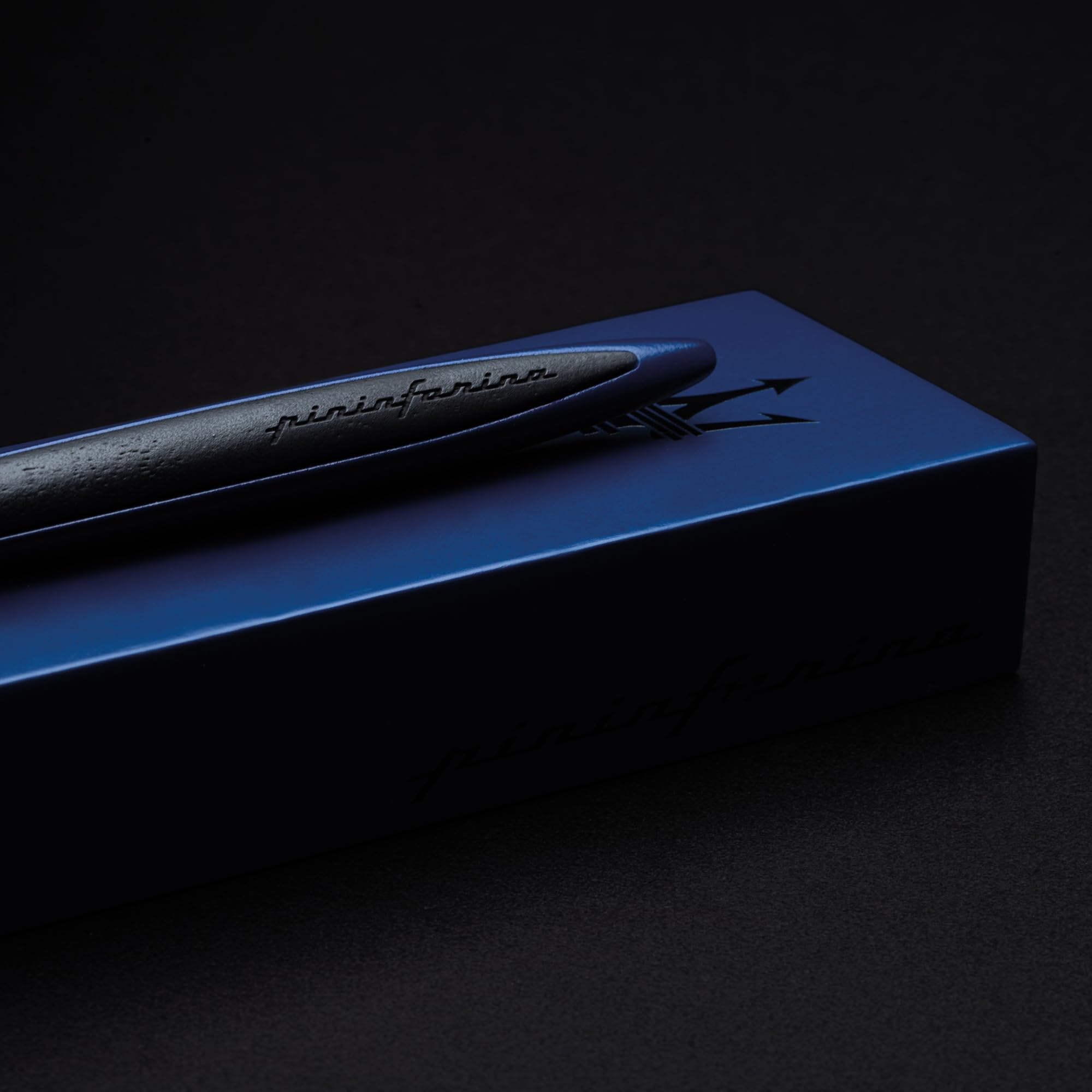 pininfarina segno Cambiano | Penna a sfera con base in legno | Special Edition Maserati | Blu