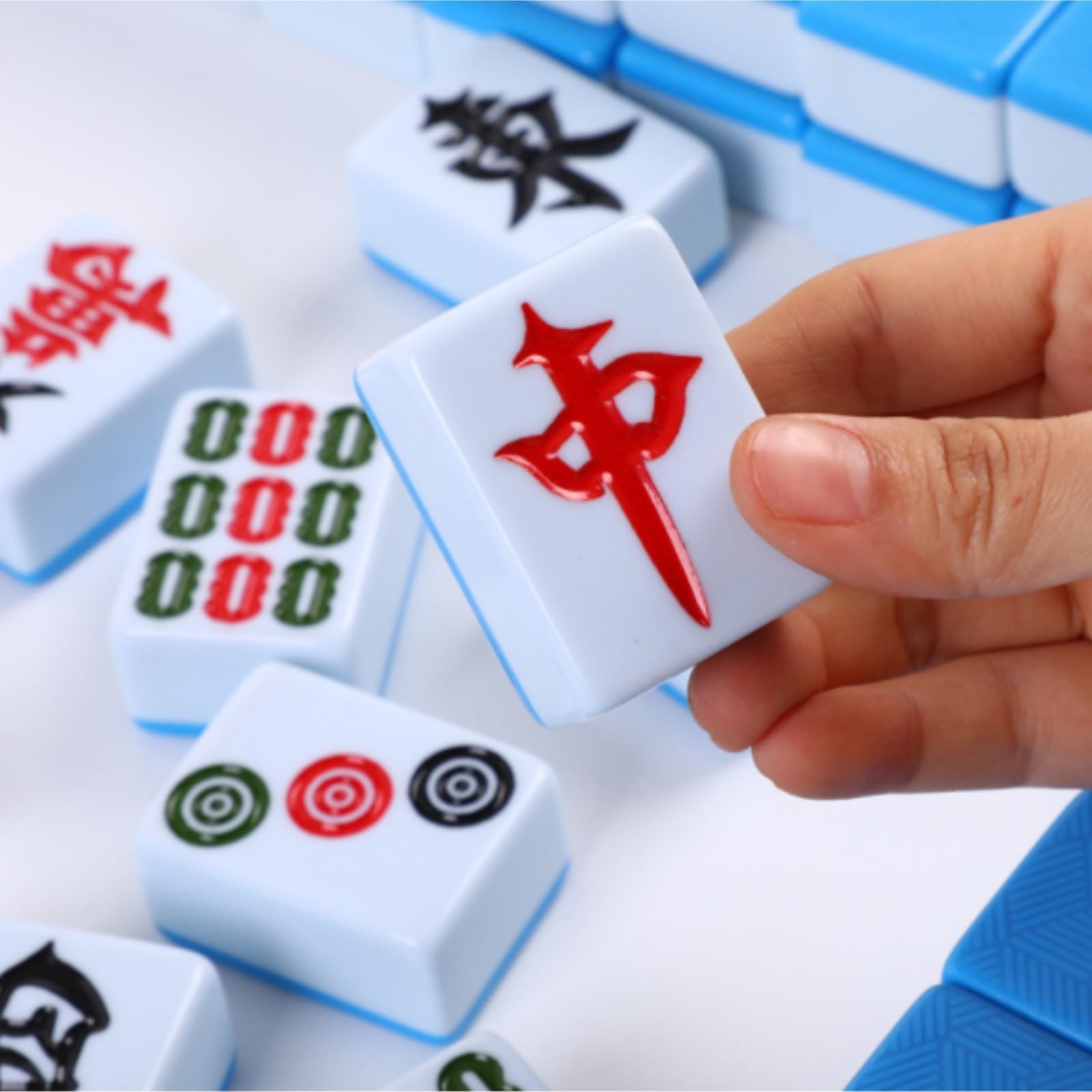 Amazon | 麻雀ゲームセット 中国麻雀家庭用麻雀セット 136 枚旅行や