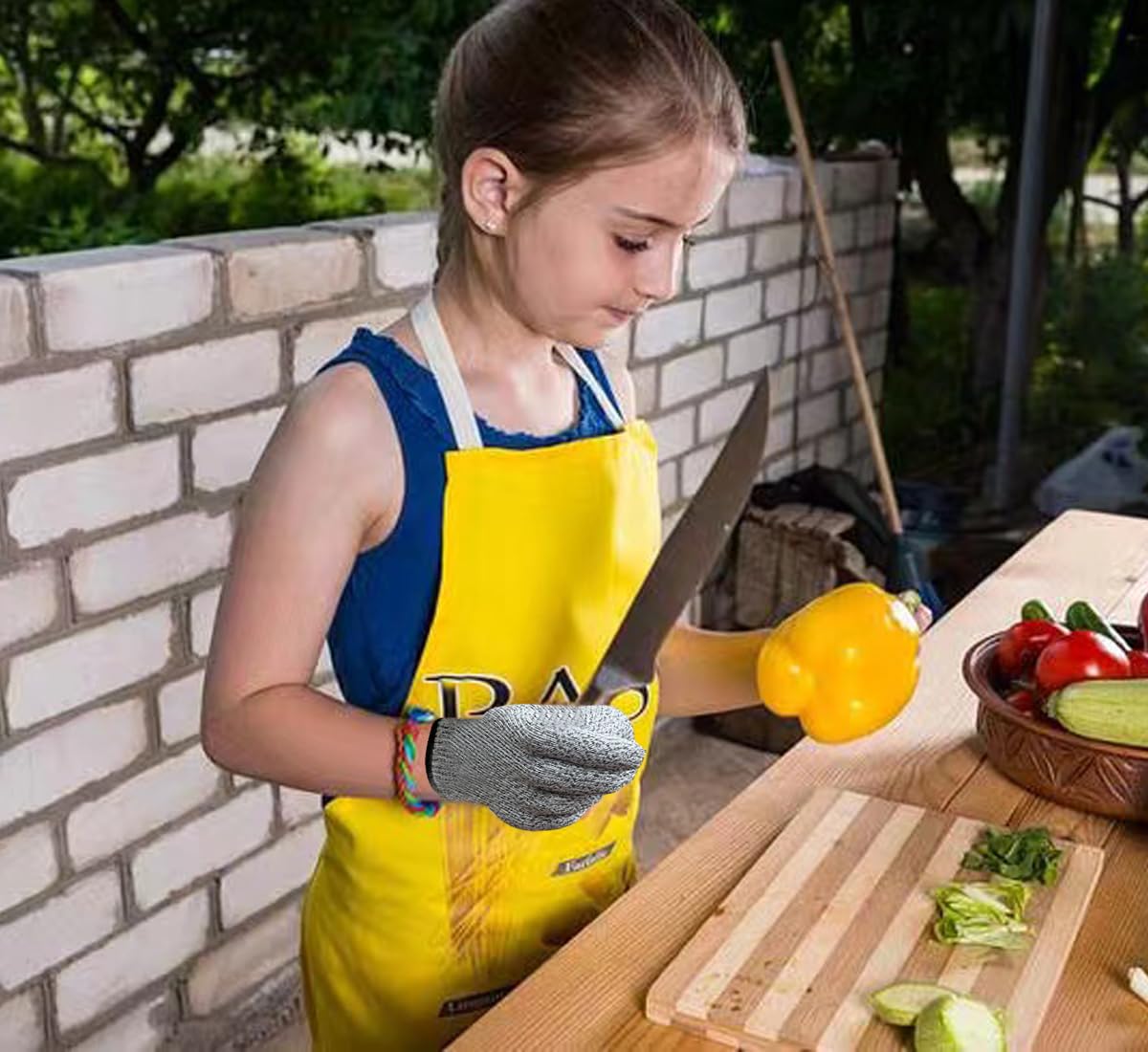 2 Pairs Cut Resistant Gloves for Kids 4-6 Years, Level 5 Protection Cutting Gloves Food Grade for Cooking, Whittling, Wood Carving, Gardening and DIY(Grey-XXXS) - Image 2