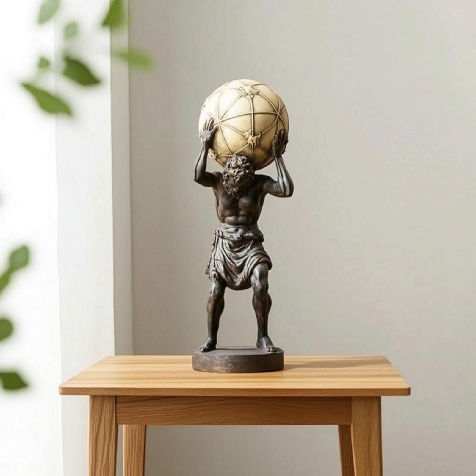 Statua Scultura Statua Decorativa Statuetta Mitologica Figure Mitiche in Resina Sintetica Tono Bronzo Scuro con Riflessi Oro sulla Sfera Adatta per Studio Ufficio Libreria Consolle