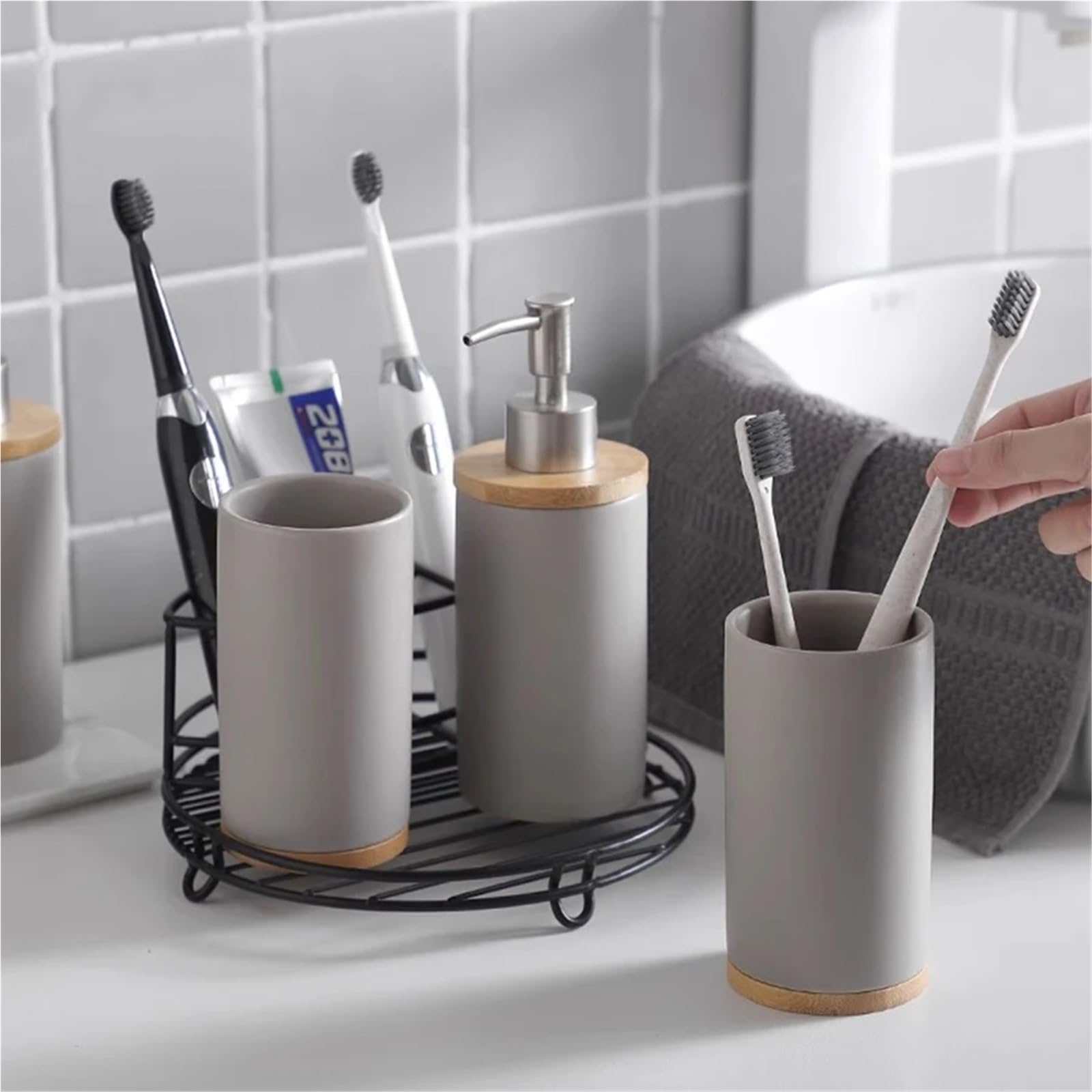 Accesorios BañO Set de Accesorios baño cerámica, Soporte for Cepillo Dientes, dispensador jabón con Bandeja, Kit decoración del hogar(2cup1bottle-gray)