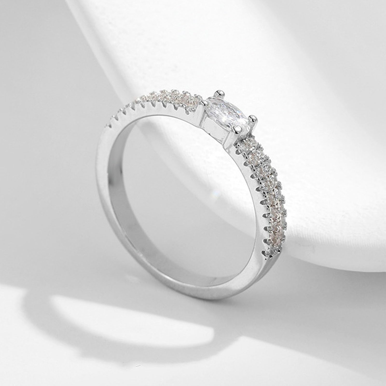 Obrączki ślubne, pierścionek zaręczynowy 18K białe złoto eleganckie dwurzędowe 4 końcówki moissanit owalne obrączki ślubne z białego złota dla mamy, dziewczyny, panny młodej