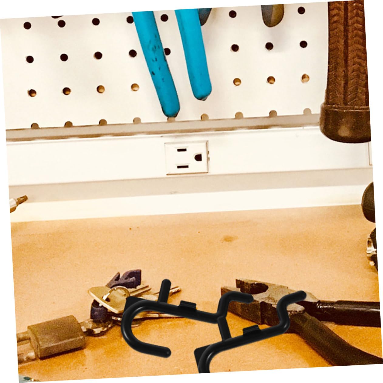 VILLFUL 40 pcs Plastic Pegboard Hooks for Wall Storage Multi Functional Pegboard Accessories for Organizing Tools Garage Warehouse Home