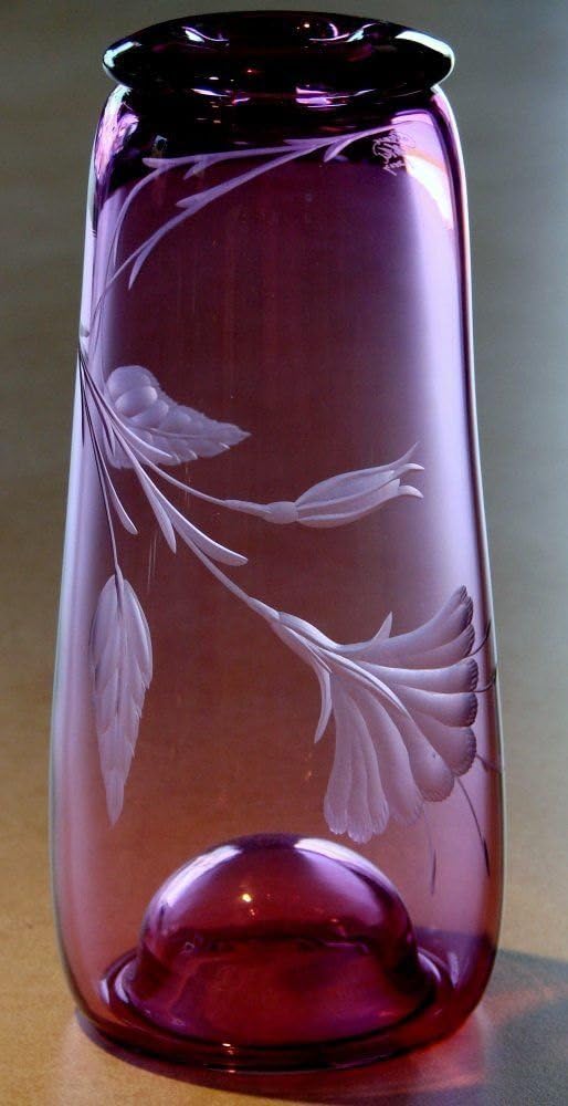 "Grace" Hand blown vase Engraved with a solitary flower