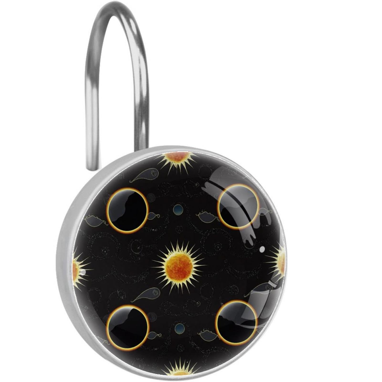 Anneaux de rideau de douche motif soleil noir pour une salle de bain style espace