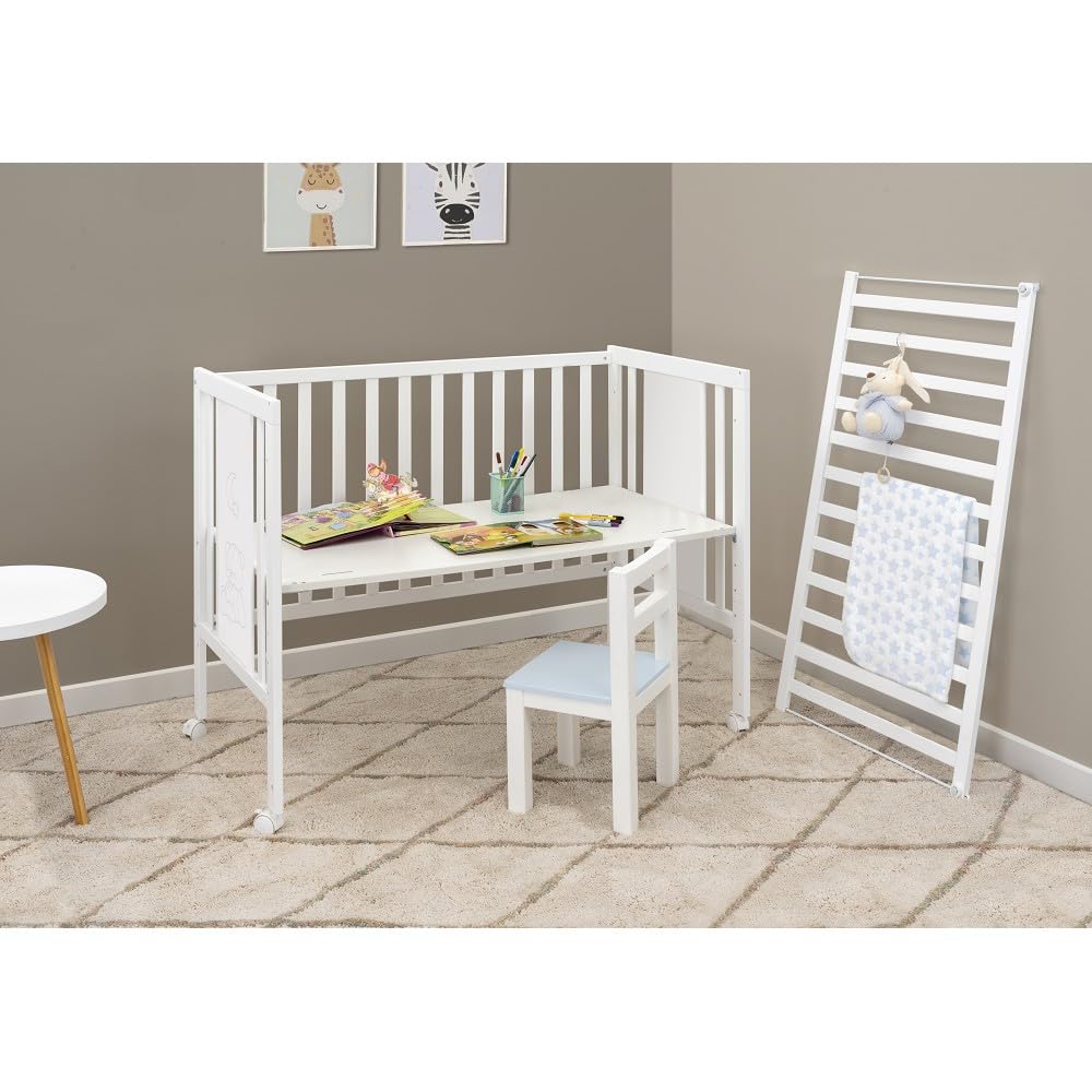 Interbaby Cuna Bebé Colecho Convertible 124x63 cm | Cuna Evolutiva de Madera con Lateral Abatible, Altura Regulable y Ruedas con Freno | Cuna Convertible en Escritorio y Sofá | Blanca Bear Basic
