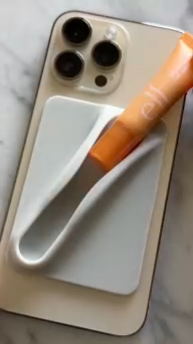 Amazon.com: DOB SECHS Silicone Lip Holder for Cell Phone Lipstick