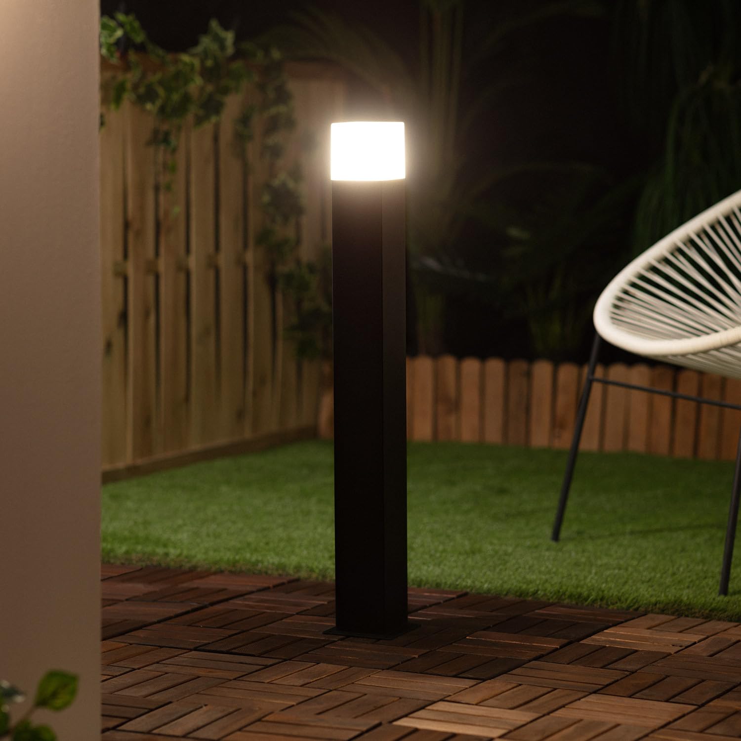 LEDKIA LIGHTING - Baliza Exterior Augusta 74cm | IP54 Resistente | Soporte E27 220V | Difusor Opal Antideslumbrante | Aluminio y PMMA, Negro