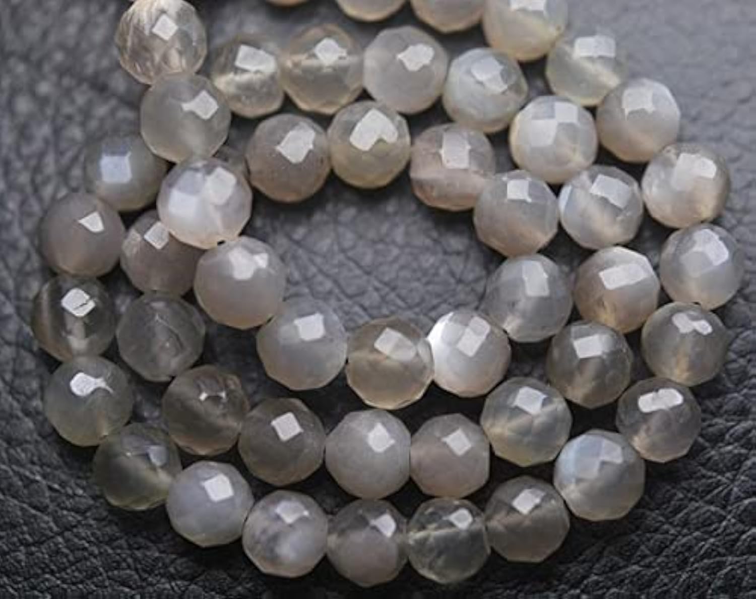 Pierre de lune grise facettée 6mm pour l'enfilage de colliers et bracelets fins