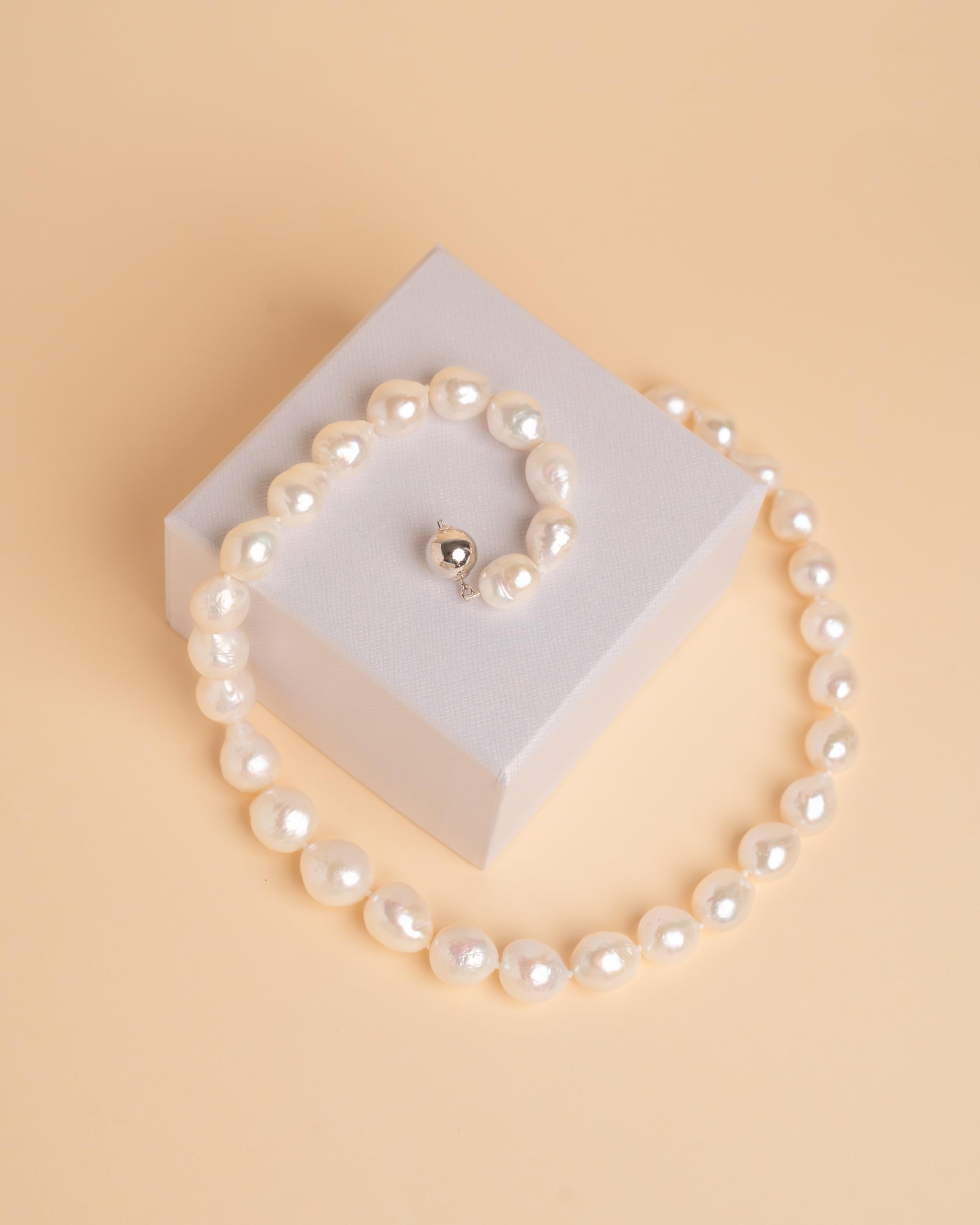 Secret & You Collar de Perlas de Mujer Cultivadas de Agua Dulce Barrocas Edison de 42 cm de largo Perlas Barrocas Grandes con nudo entre cada perla con cierre Plata de Ley.