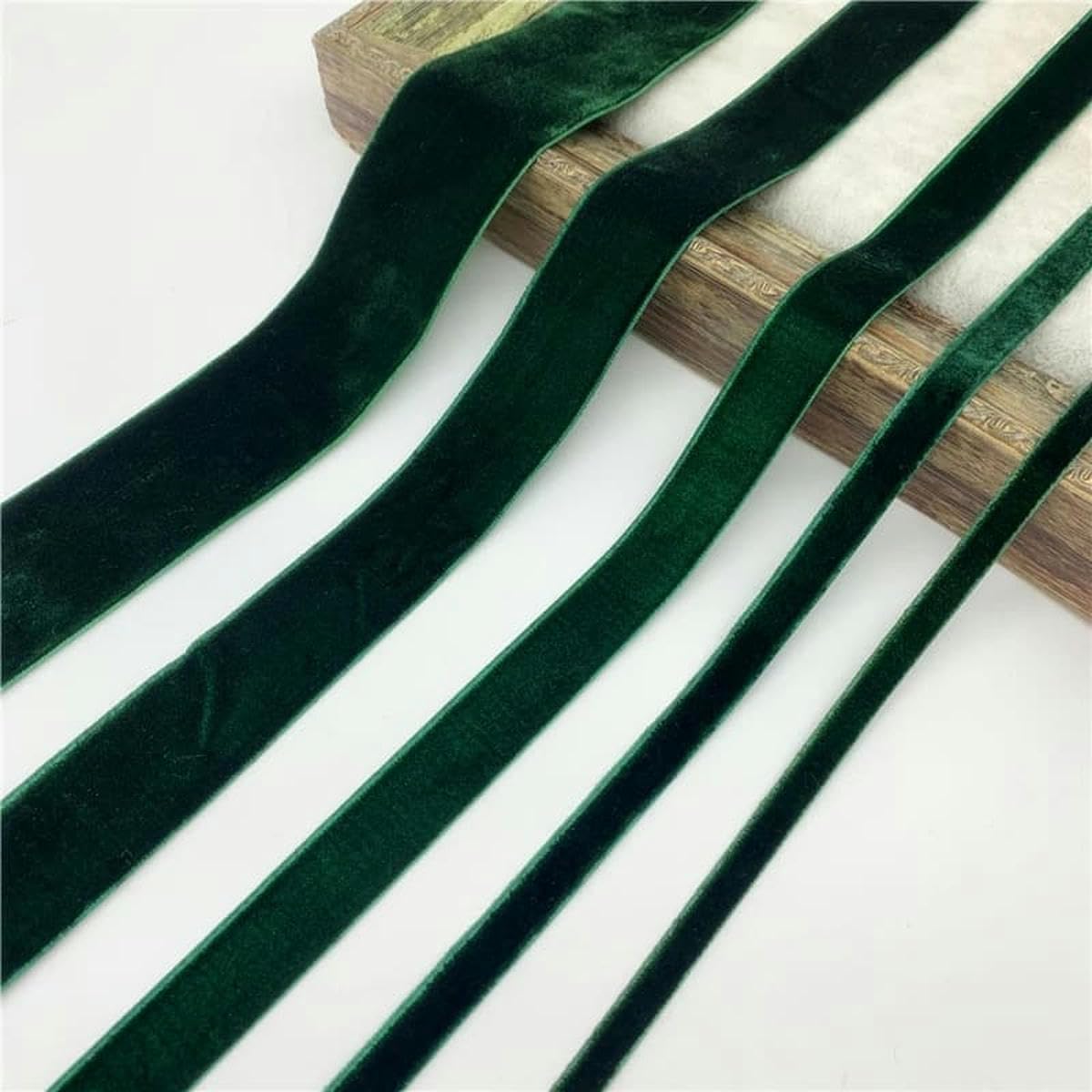 Juego de cintas de terciopelo de 6/10/15/20/25/38/50 mm for envolver ramos hechos a mano, decoraciones for fiestas y Navidad (rojo, 15 mm, 5 yardas)(Deep Green,15MM 5yards)
