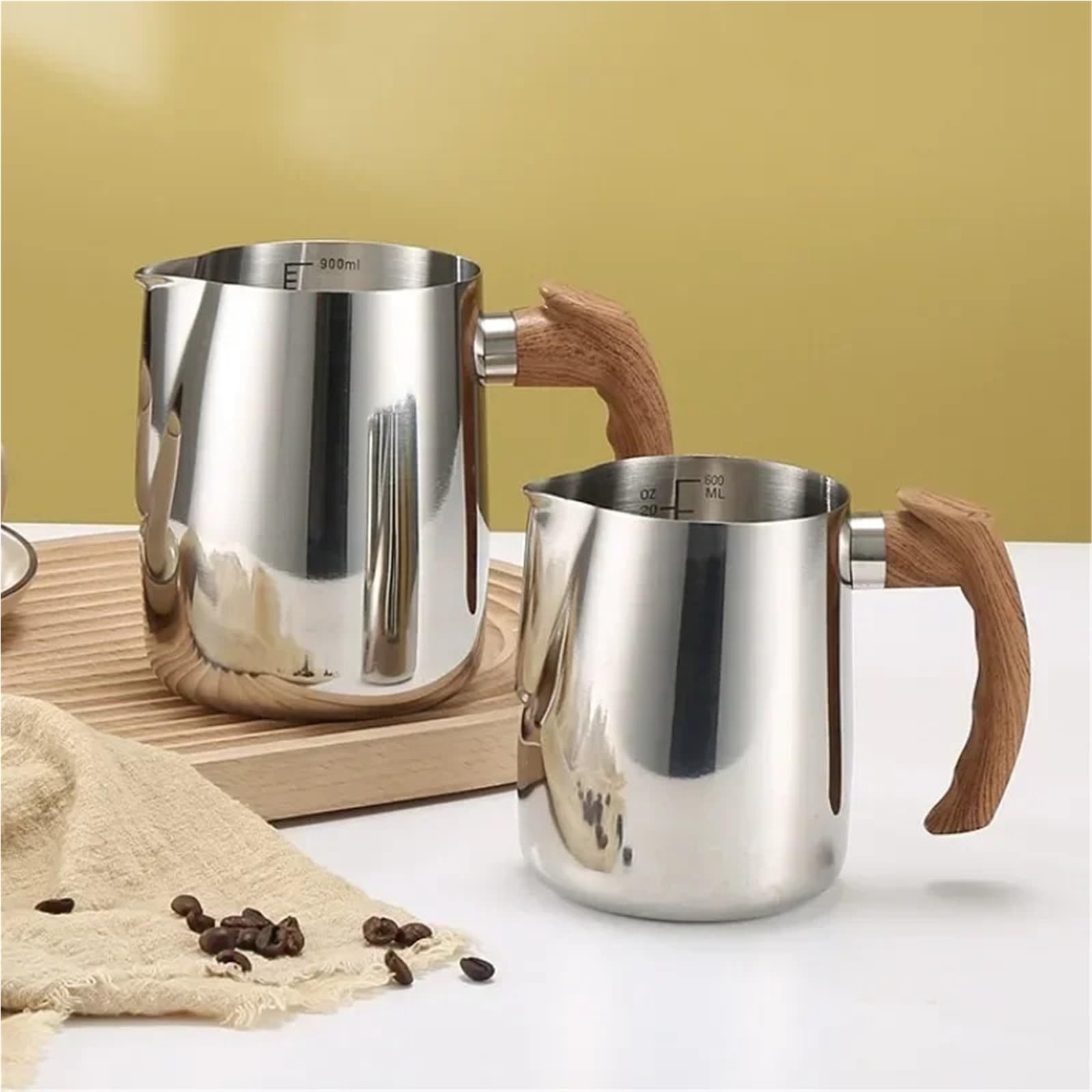 Dzbanek do spieniania mleka ze stali nierdzewnej 600ML 900ML z precyzyjną skalą drewniany uchwyt bezkapkowa wylewka filiżanka kawy naczynia(Sliver,900ML)