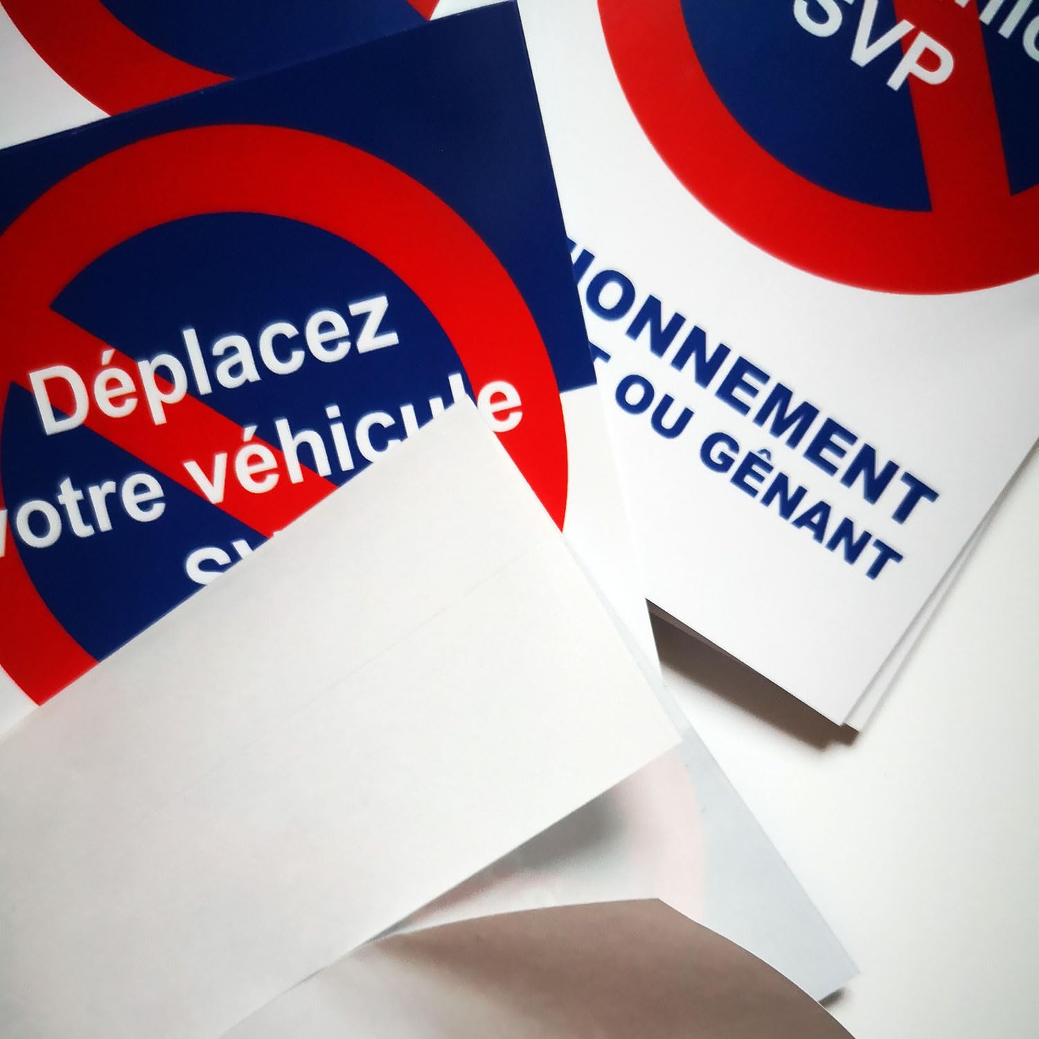 Stickers Stationnement Gênant vendus par 50. Difficiles à décoller. Autocollants mauvais stationnement. 10,5 x 14,8 cm