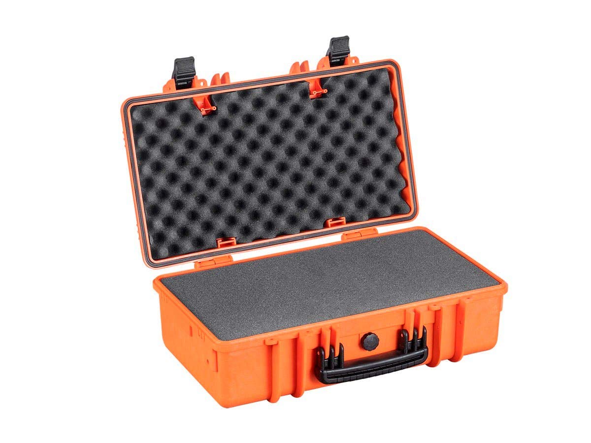 Monoprice Pure Outdoor Collection - Funda rígida Resistente a la Intemperie de 56 x 35 x 20 cm, con Espuma Personalizable, a Prueba de Golpes, IP67, Material Resistente a los Rayos Ultravioleta y a