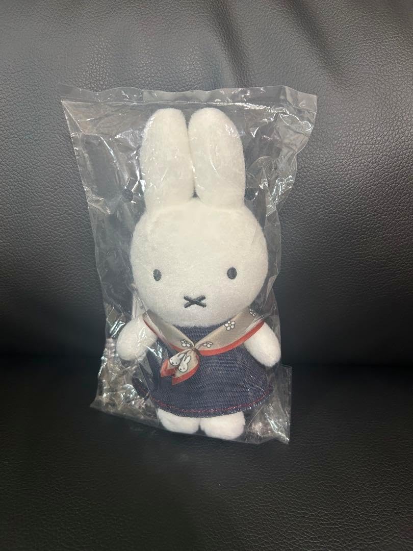 ミッフィー マスコット キーチェーン 有楽町限定 スカーフ ミッフィー 手袋