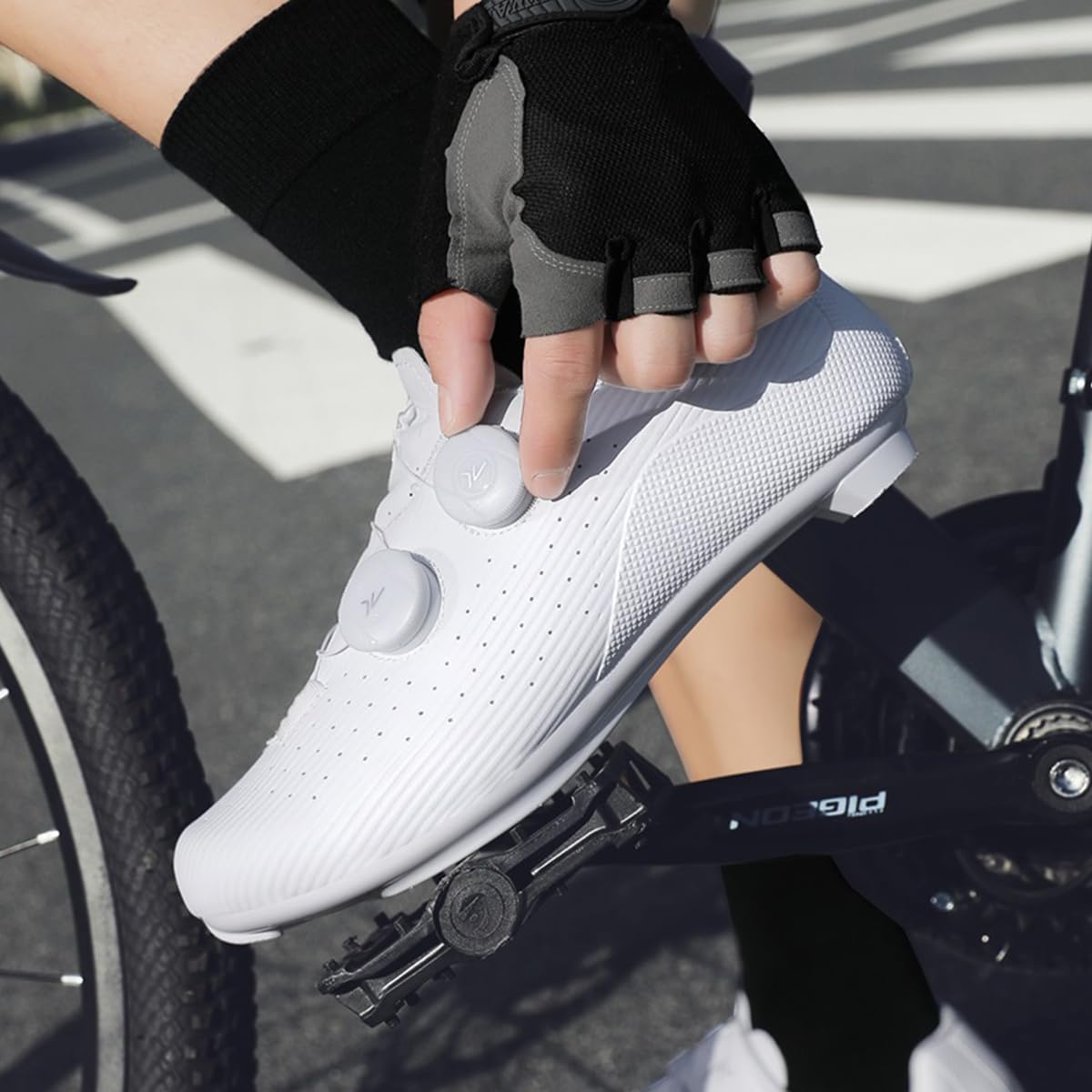 Rennrad Fahrradschuhe für Herren – Carbonsohle mit Drehverschluss Atmungsaktiv & Stoßdämpfend Radsportschuhe kompatibel mit SPD, SPD-SL & Look Delta Pedalen