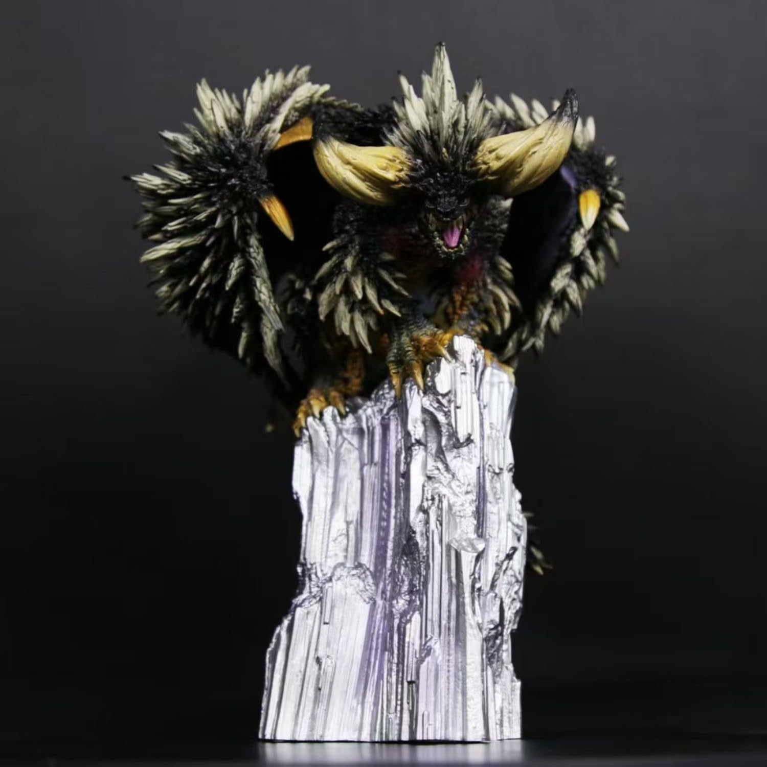 Monster Hunter Figur Nergigante Drache Anime PVC Statue Sammlermodell Statue 31CM