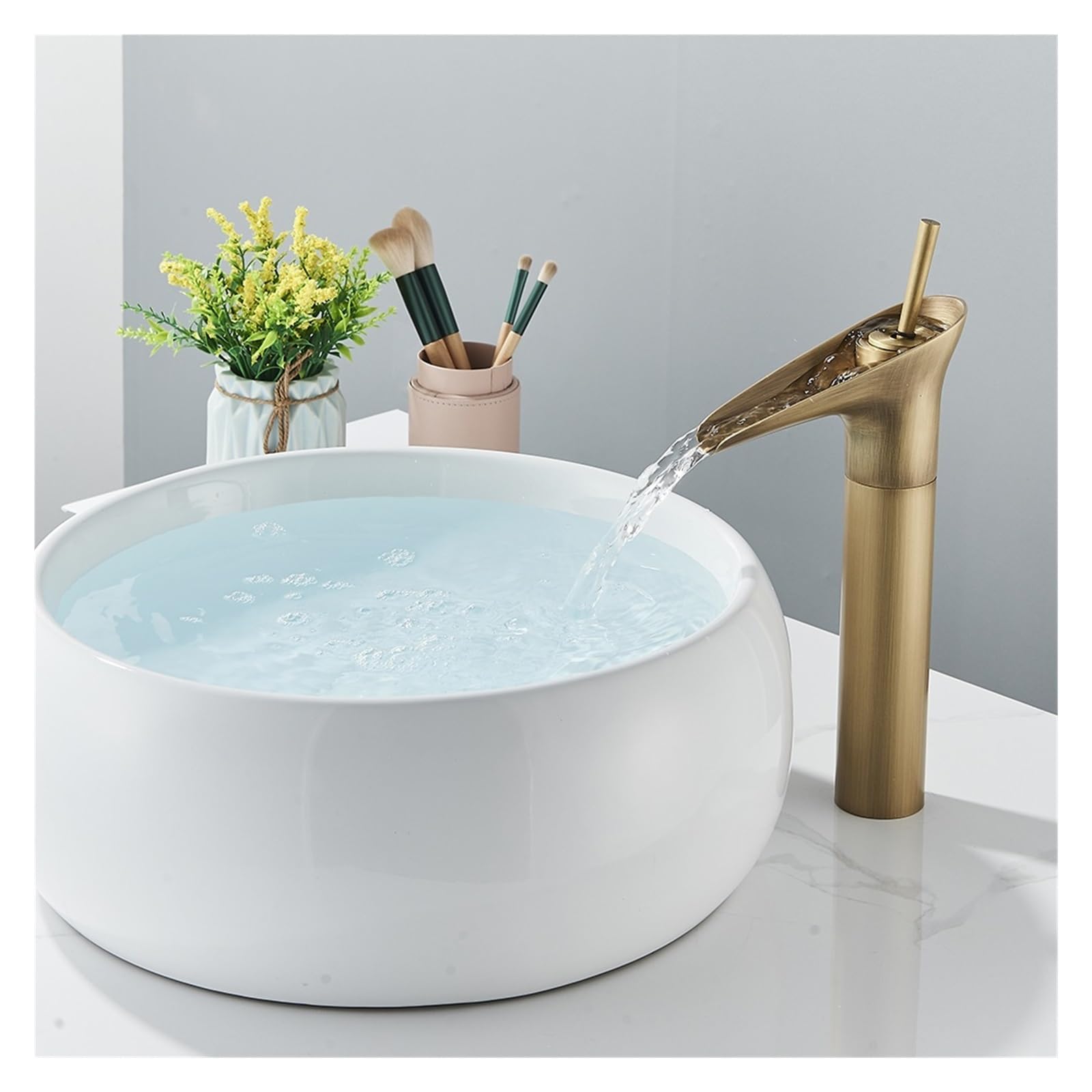 Robinet de lavabo haut pour vasque à poser lors d'une rénovation