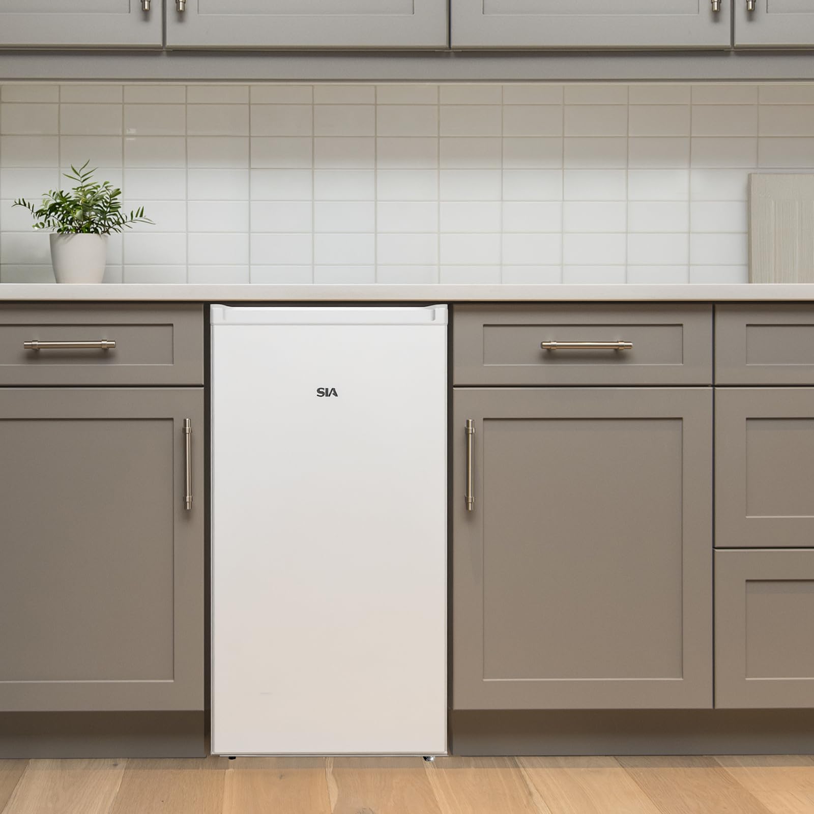 SIA SFR44WE 83L White Freestanding Under Counter Fridge With Chiller 2 Glass Shelves, Interior Light, E Energy Rating, 2 Year Manufacturer Warranty — view 4