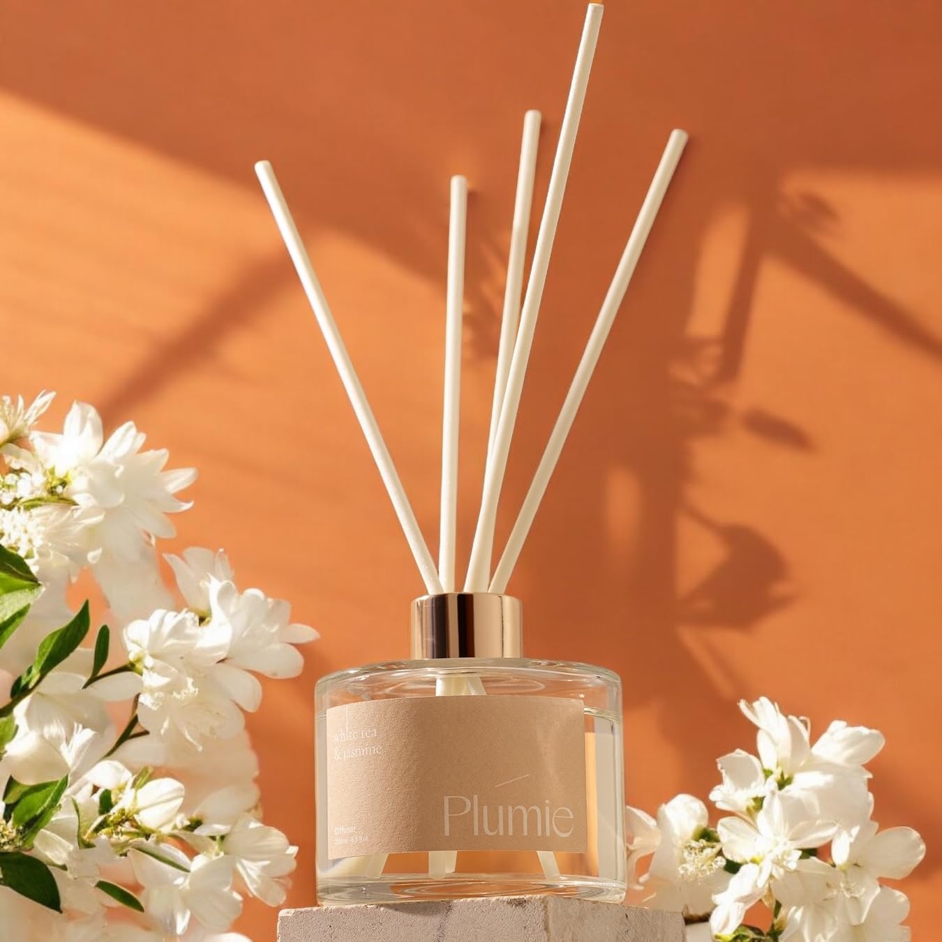 Plumie Reed Diffuser - 8.5 oz - White Tea & Jasmine Scent - Long-Lasting Fragrance for Continuous Freshness & Odor Neutralizing - Ideal for Home & Office Décor - Paraben-Free and Cruelty-Free