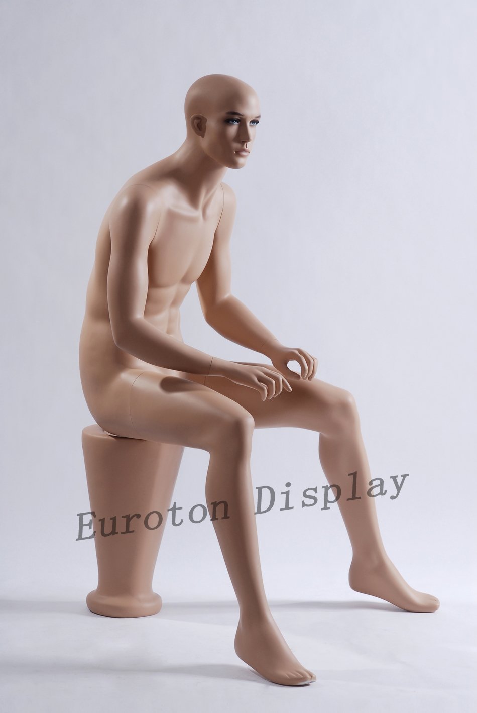 Euroton NEU sitzende Schaufensterpuppe Mannequin Figur männlich MS-12 Mannequin Male Hautfarbe Sitz mit Hocker