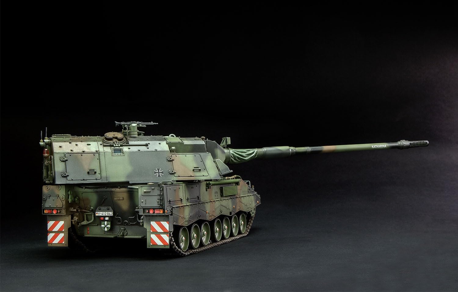 MENG TS012 1/35 Bundeswehr Panzerhaubitze 2000 - Self-Propelled Howitzer