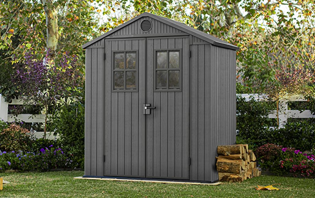 Keter Darwin Gartenhaus 6x4, wetterfest aus Kunststoff mit Holzoptik, abschließbares Gerätehaus, Satteldach, 190x122x221 cm, grau