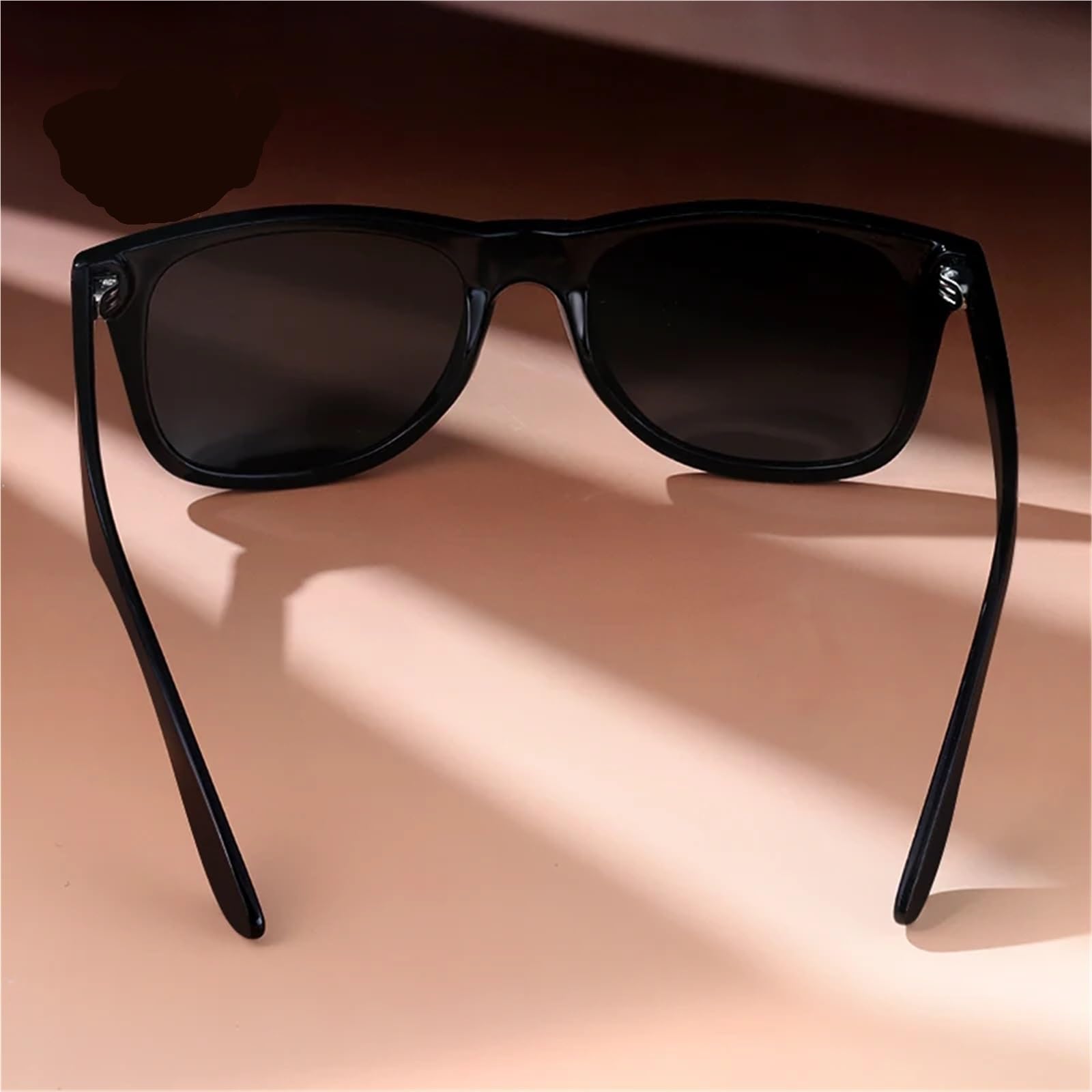Occhiali Da Sole for Uomo E Donna. Guida Per Accessori