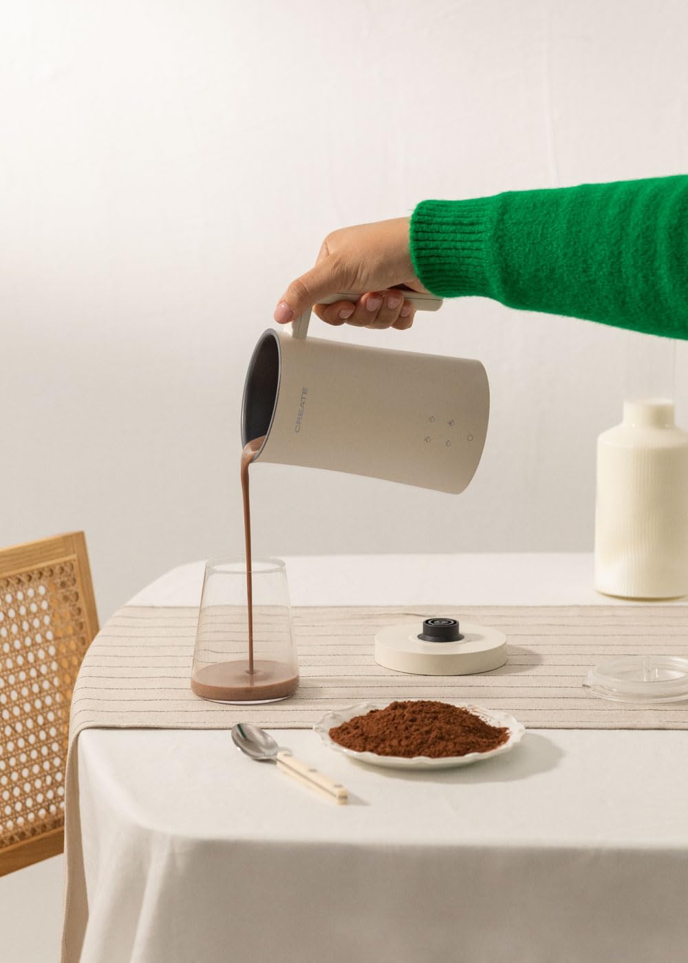 CREATE/MILK FROTHER/Mousseur à lait électrique blanc cassé/Écran tactile, 4 programmes automatiques, système de sécurité, 350ml, utilisation à chaud et à froid, 400 Watt