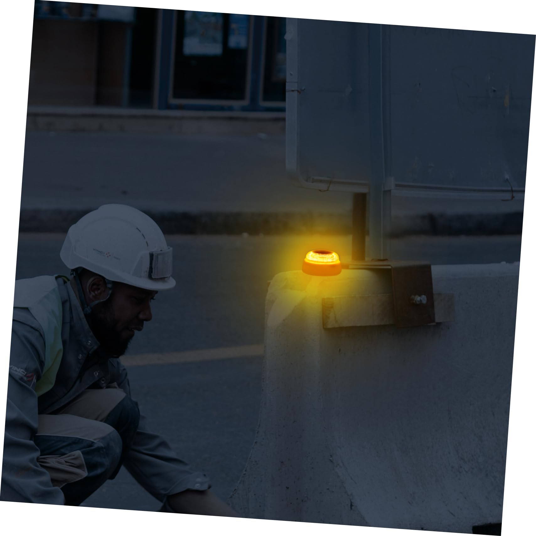 ULTECHNOVO 2pezzi Luce Di Emergenza Led Per Auto Luce Di Avvertimento Portatile e Accessorio Di Sicurezza Per Guida Notturna Alta Luminosità e Basso Consumo Energetico Giallo