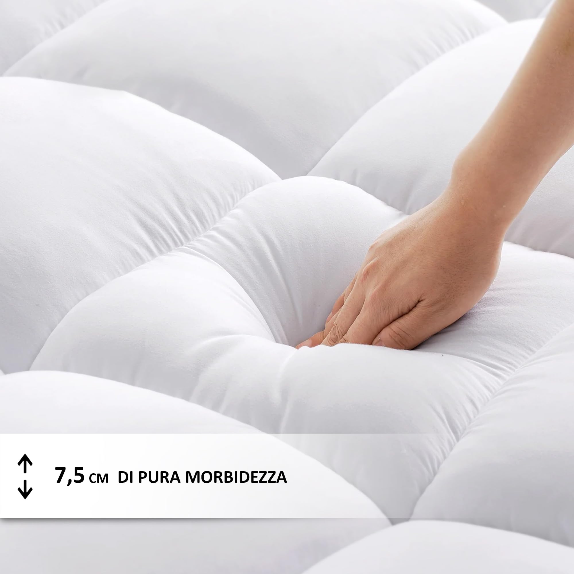 Topper Per Materasso In Vera Piuma D'Oca Alto 7 Cm Certificato Oeko Tex 1800 Gr/Mq Trattamento Down Proof Soffice Anallergico Traspirante Termoregolante Con Bande Elastiche - Bianco - Piazza e mezza