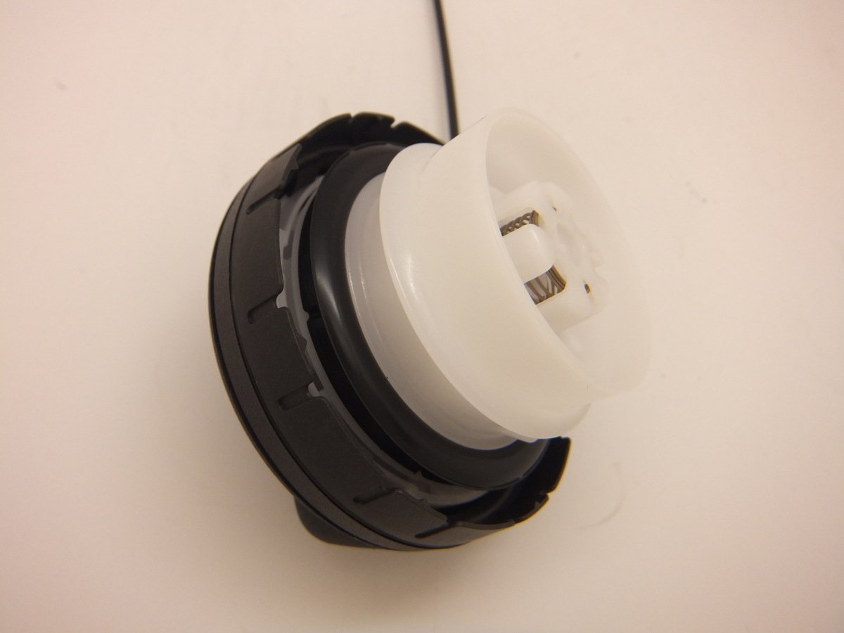 Amazon.co.jp: トヨタ プリウスαアルファ(ZVW4系)フューエルタンク