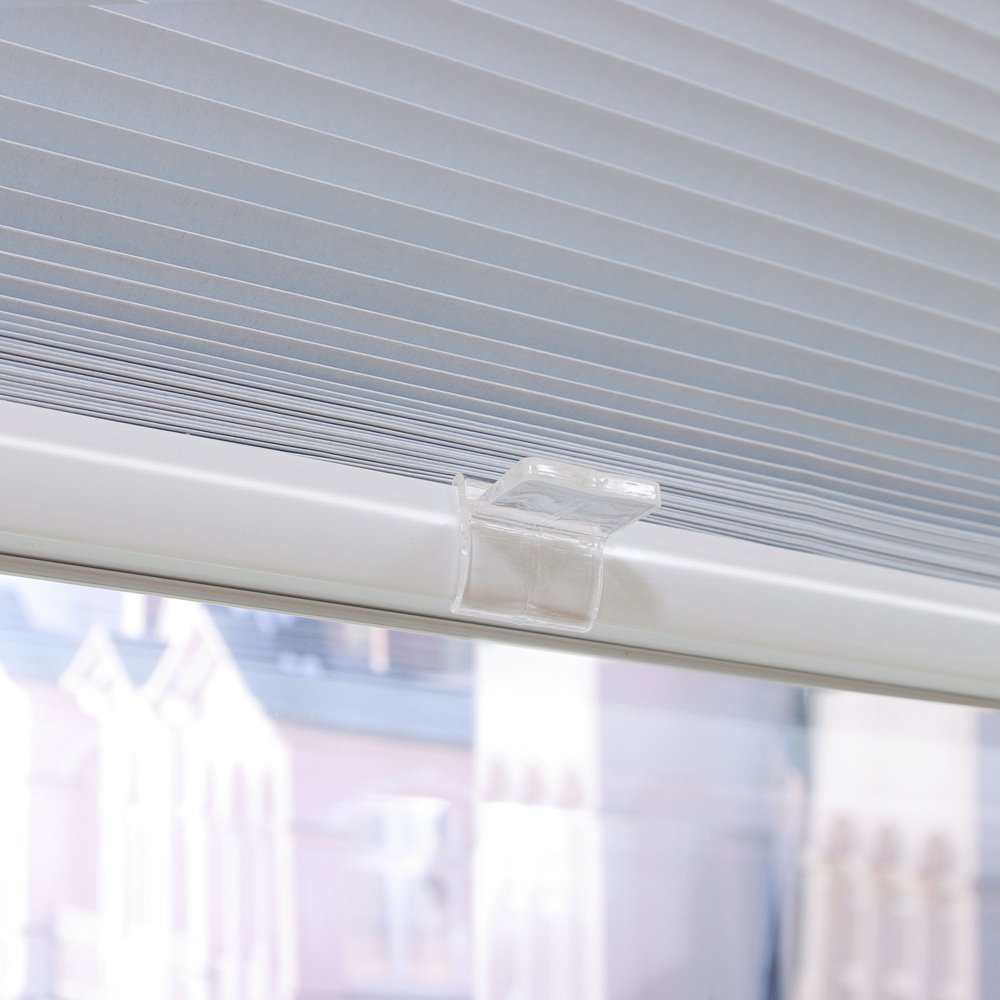Liedeco® Thermo Plissee verspannt mit Klemmträger / 90 x 130 cm weiß (BxH) /verdunkelnd stufenlos verstellbar energiesparend / 123 montiert/Thermo-Plissee/Klemmen-Sonnenschutz Fensterdekoration