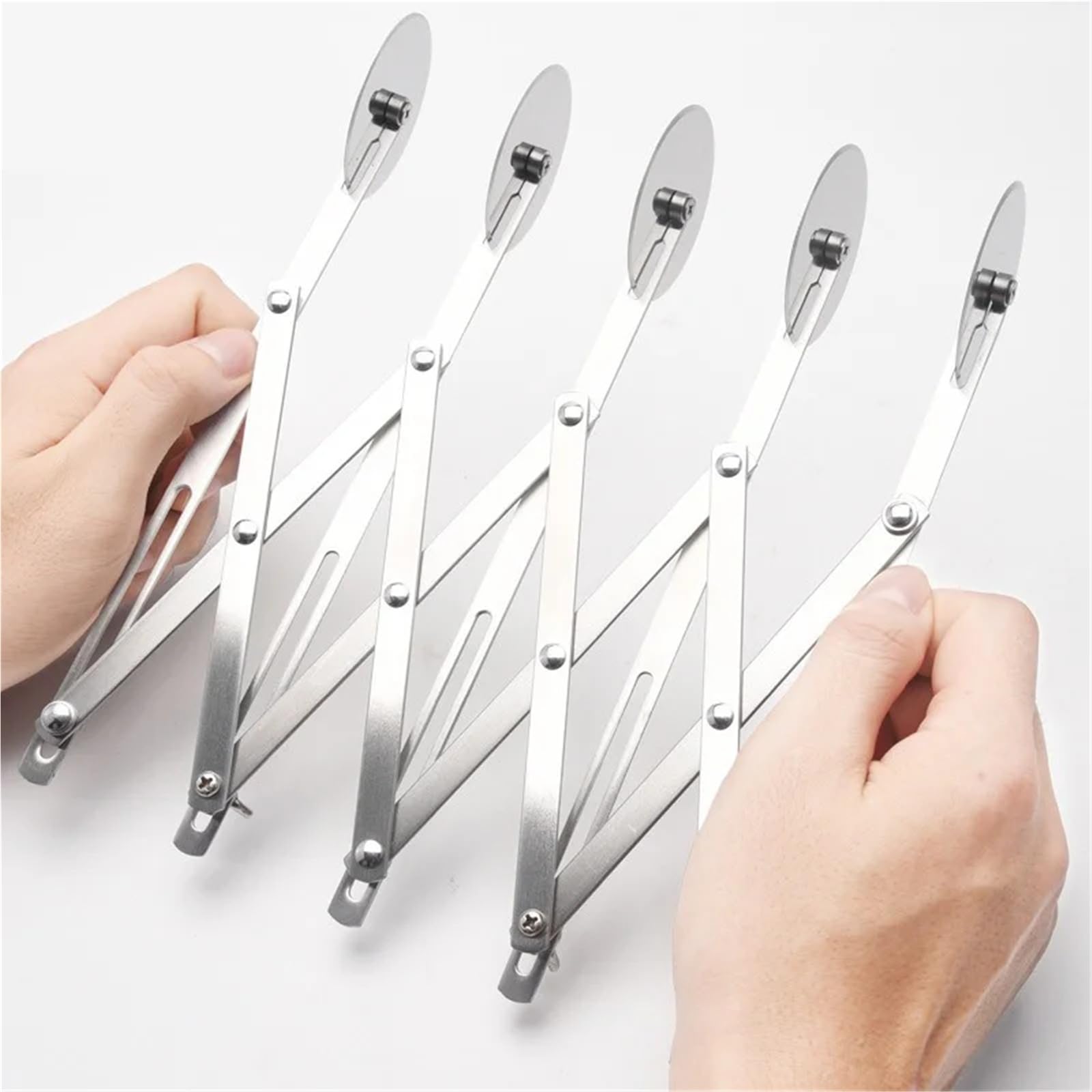 Cortador de masa de acero inoxidable con ruedas múltiples | Cuchilla flexible for hornear pizzas, fideos y pasteles(5 Rounds)