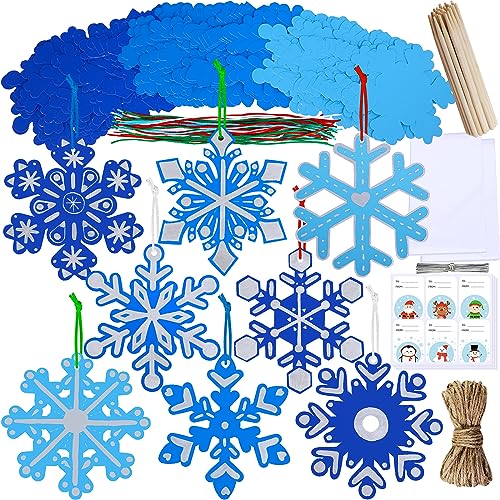 Flocon de neige de Noël bleu pour occuper les enfants avec un artisanat d'hiver complet