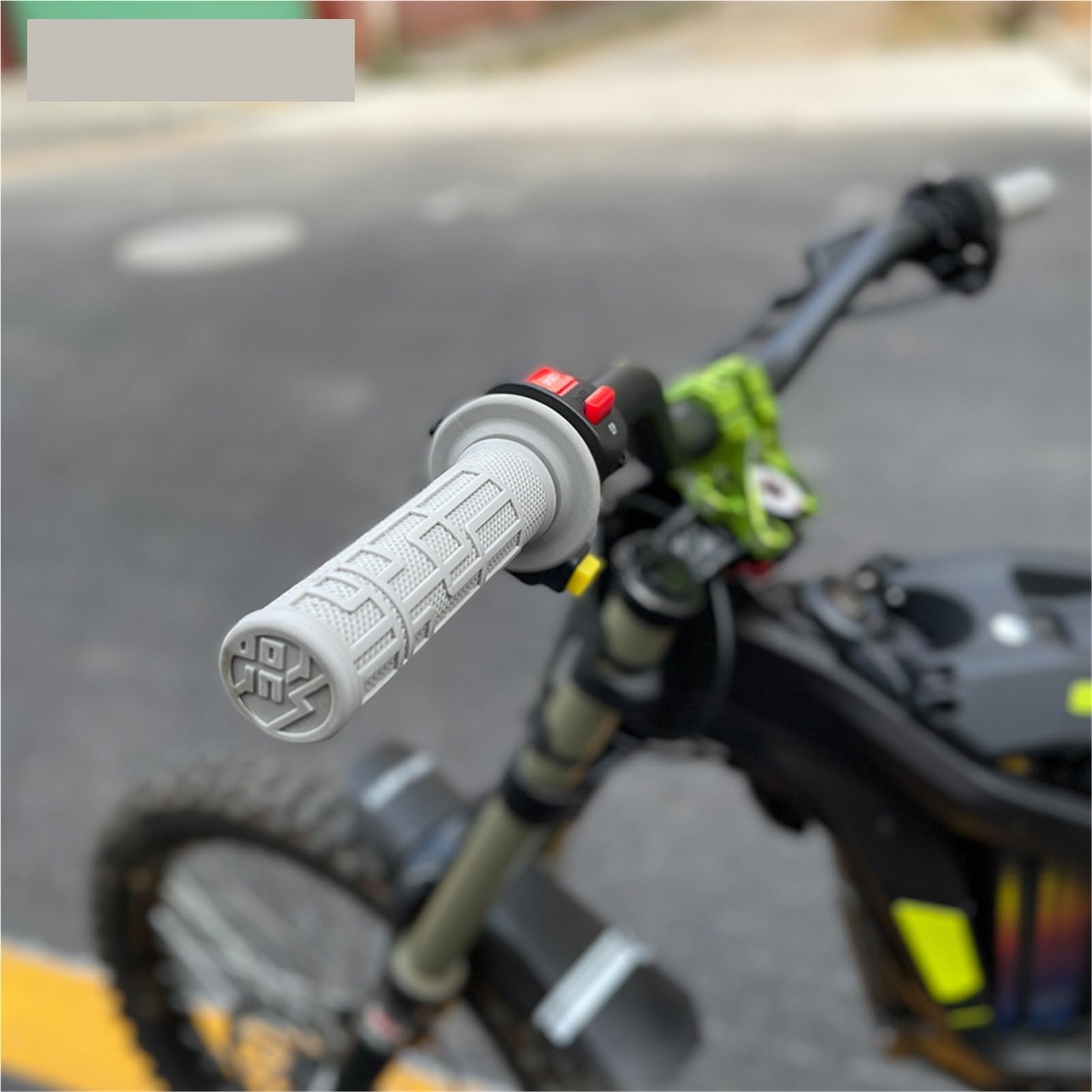 Manopole for manubrio in gomma da 22 mm compatibili con la bici da cross elettrica Sur-Ron Light Bee XS(Black)