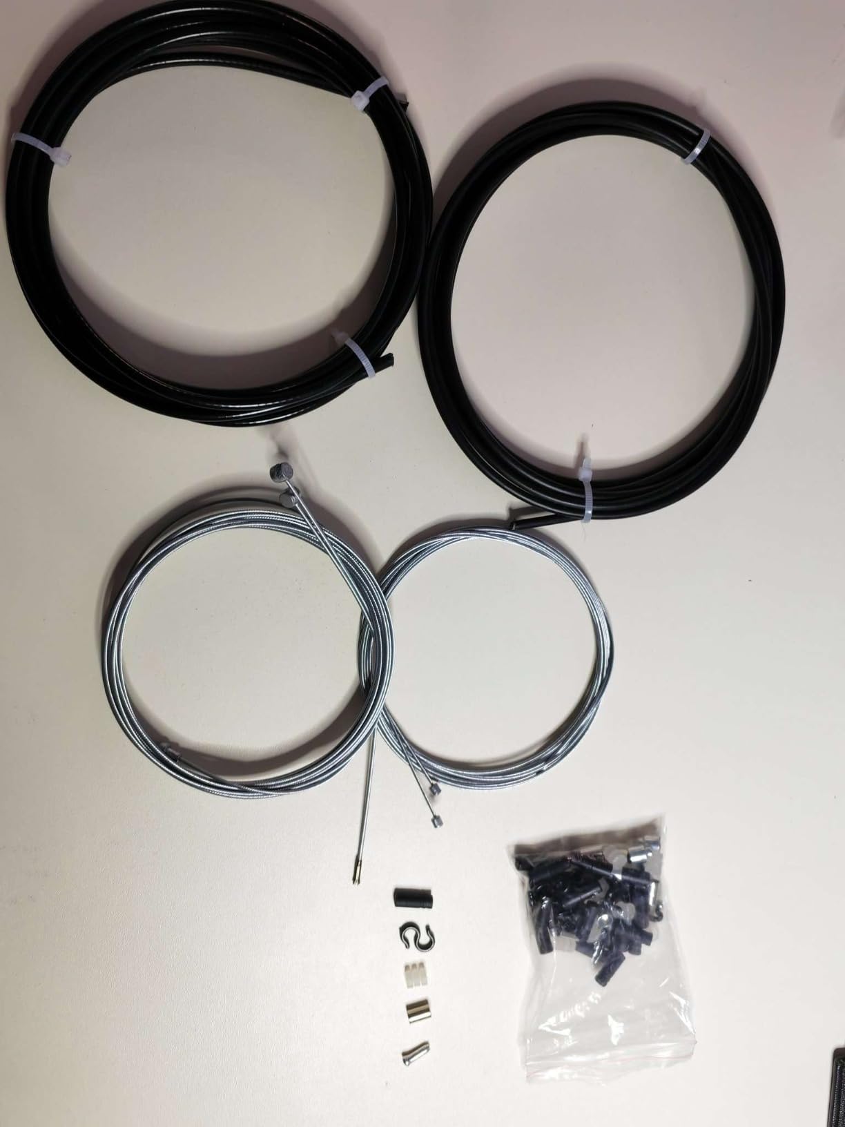 Kit Réparation Vélo Câbles Dérailleur Et Frein Vélo TAPKUA - Acier Inoxydable 1.6mm - Longueur 2500mm - Compatible Shimano/SRAM Kit Câbles Vélo 2500mm Kit Réparation Vélo Câbles Dérailleur Et Frein Vélo TAPKUA - Acier Inoxydable 1.6mm - Longueur 2500mm - Compatible Shimano/SRAM Kit Câbles Vélo 2500mm