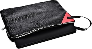 حافظة لاب توب مصنوعة من جلد أسود بنمط التمساح مقاس 15-15.6 بوصة مزودة بجيب بسوستة وسوار جانبي اكسيليريت | شنطة لابتوب بتصميم رفيع متوافقة مع أجهزة ماك بوك واللاب